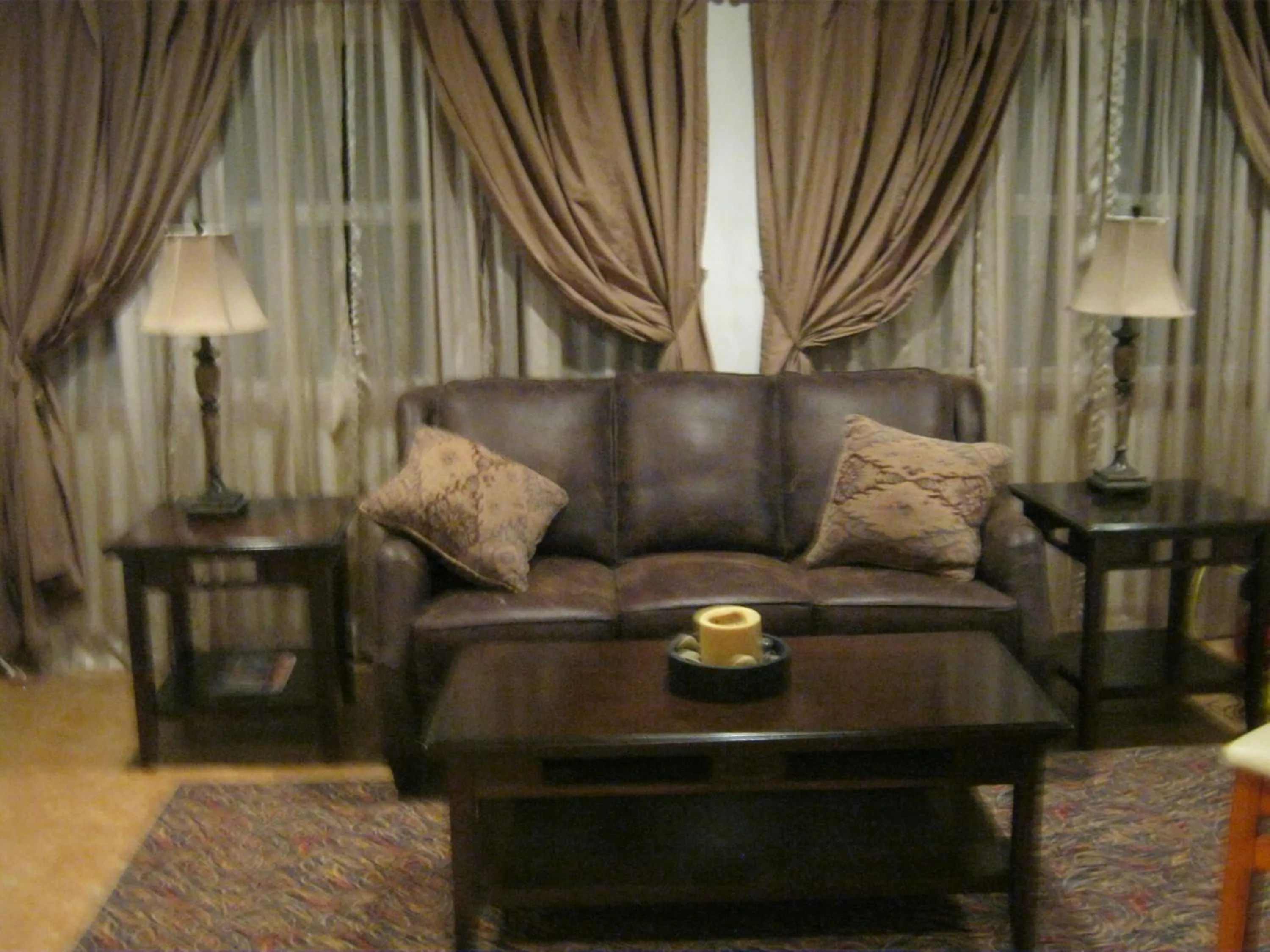 Living room in Shady Brook Inn Village/Resort