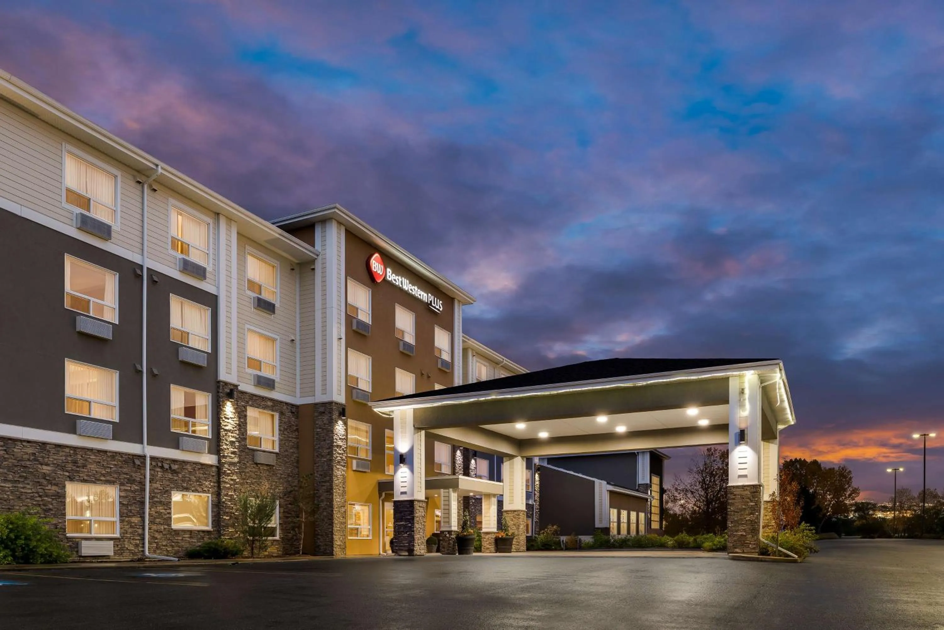 Property building in Best Western Plus Lacombe Inn and Suites