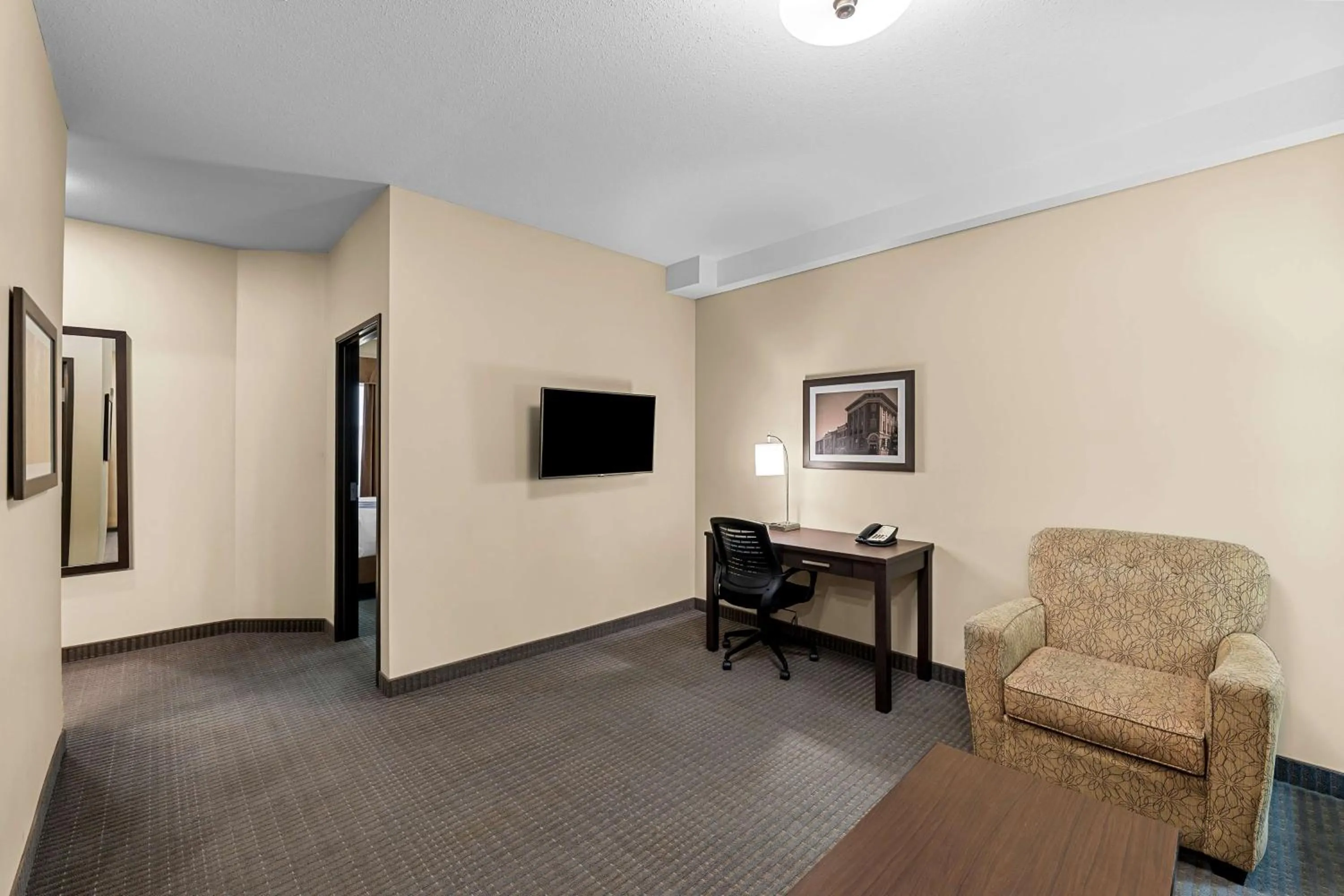 Photo of the whole room in Best Western Plus Lacombe Inn and Suites