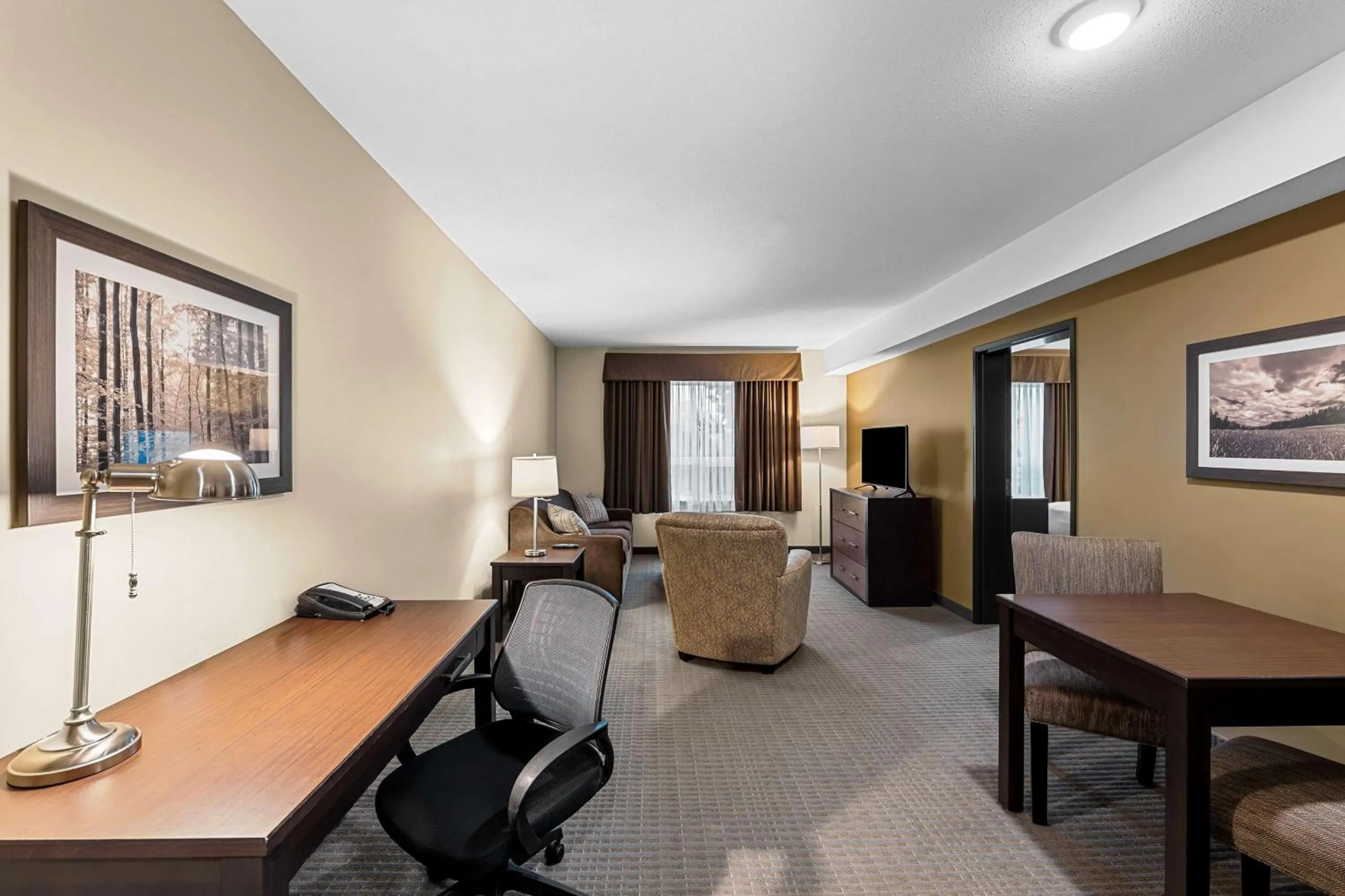 Photo of the whole room in Best Western Plus Lacombe Inn and Suites