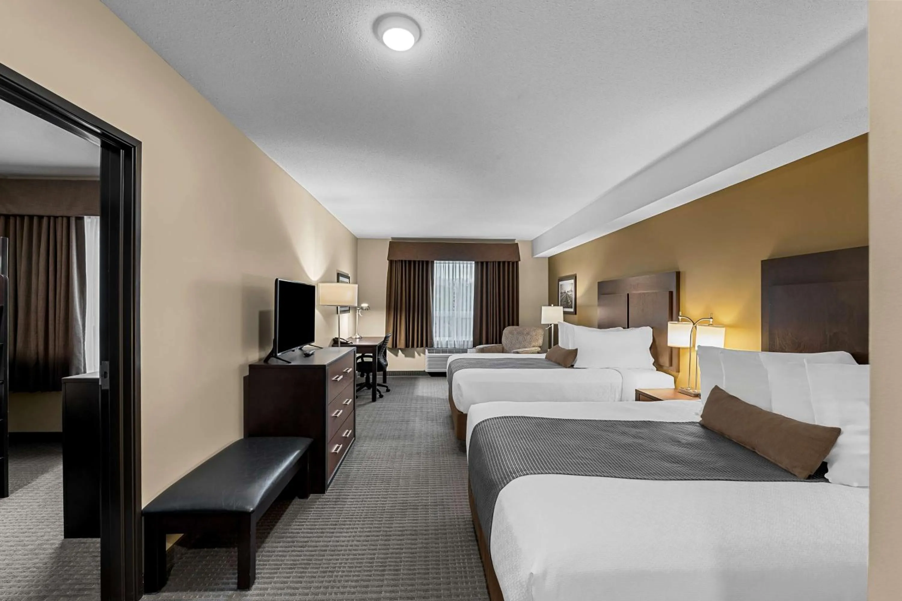 Bedroom, Bed in Best Western Plus Lacombe Inn and Suites