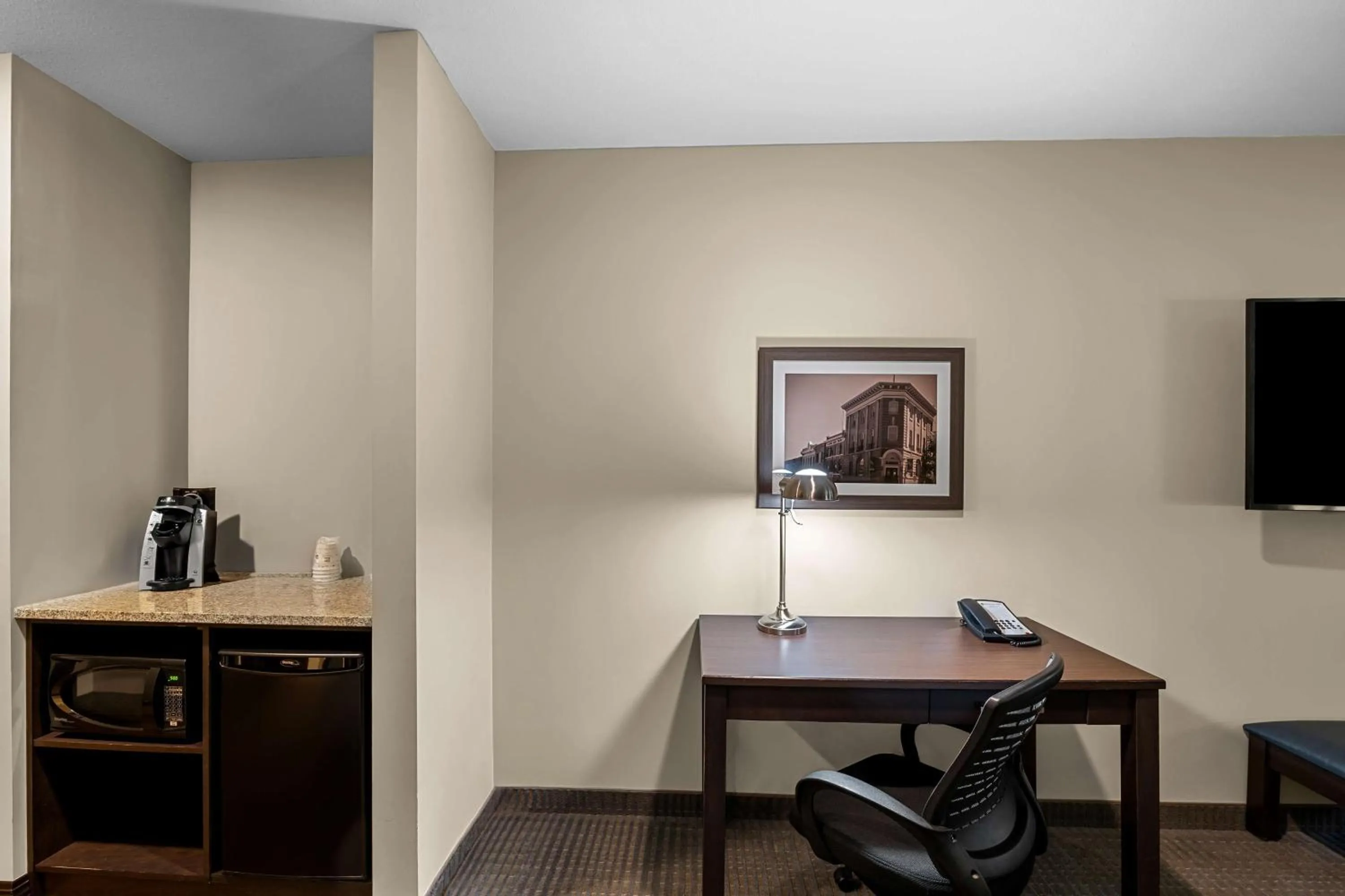 Photo of the whole room in Best Western Plus Lacombe Inn and Suites