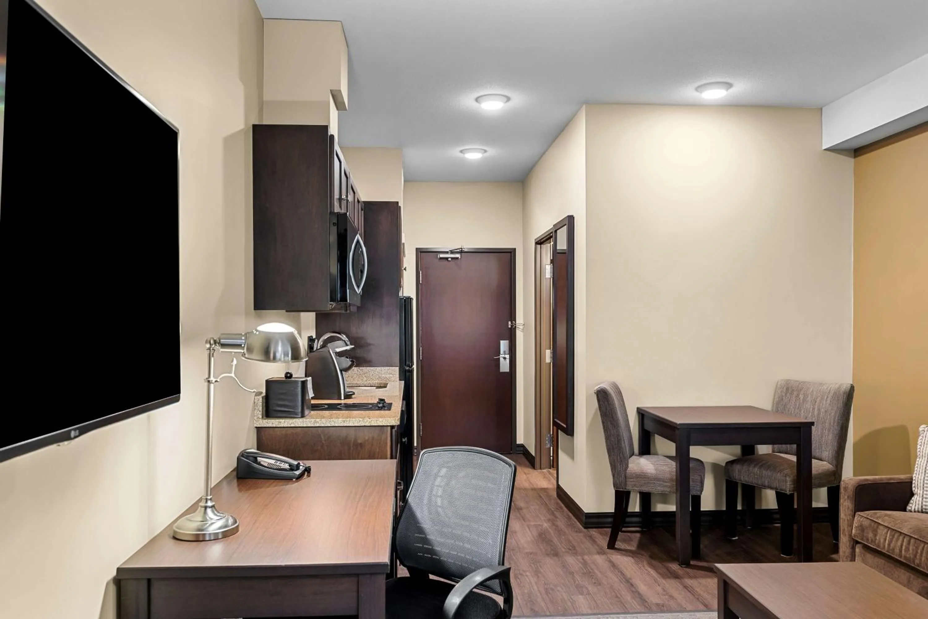 Photo of the whole room in Best Western Plus Lacombe Inn and Suites