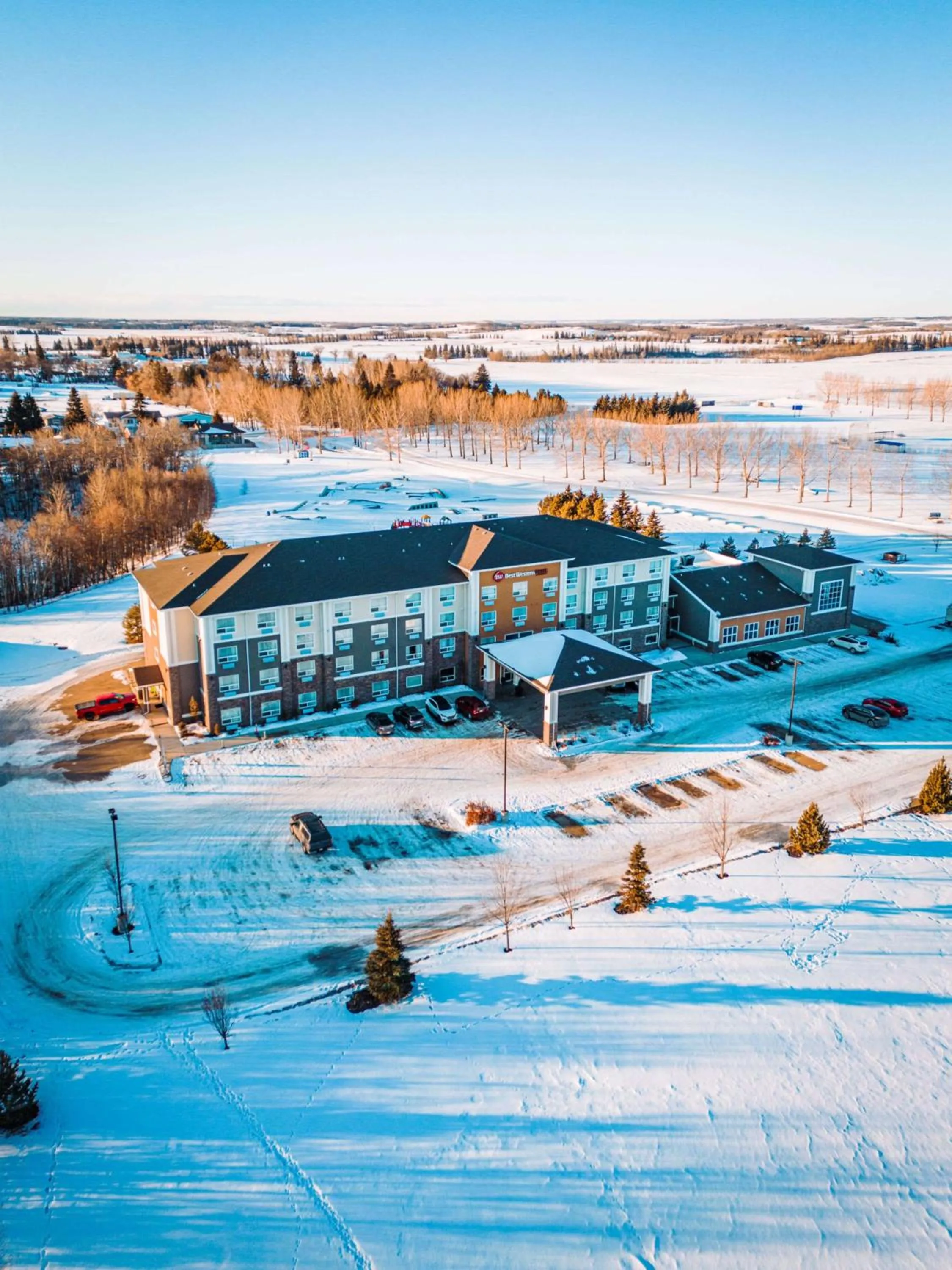 Property building in Best Western Plus Lacombe Inn and Suites