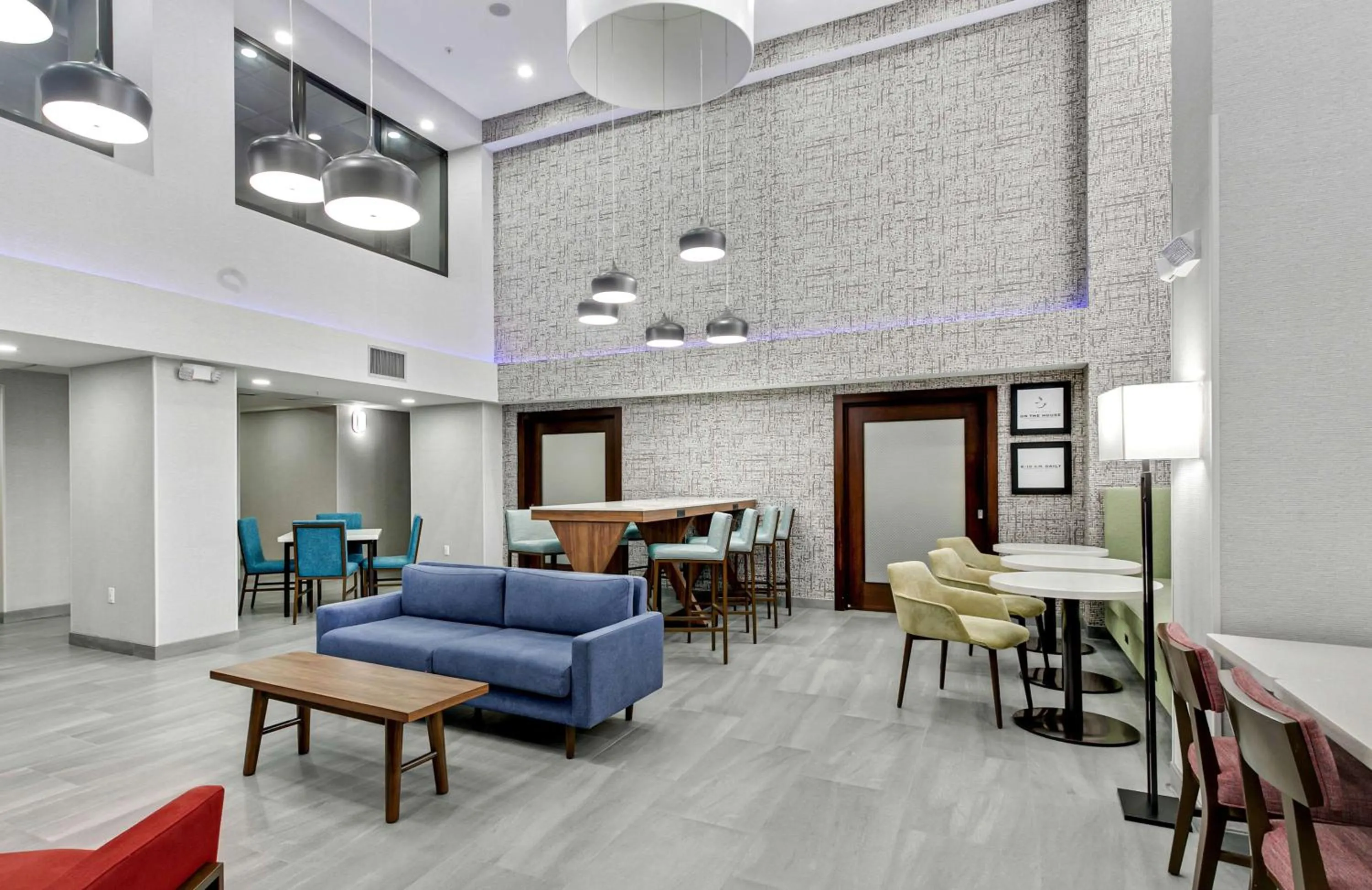 Lobby or reception in Hampton Inn Houston-Pearland, TX