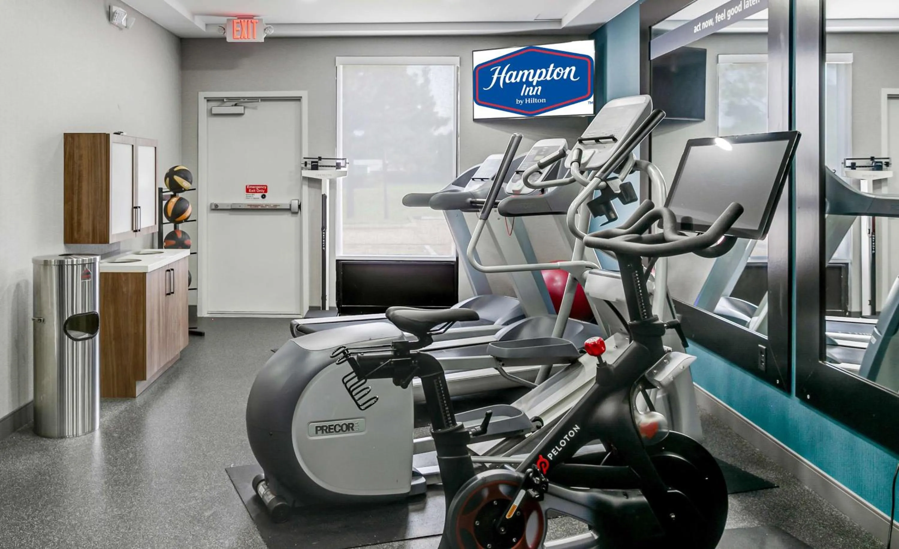 Fitness centre/facilities in Hampton Inn Houston-Pearland, TX