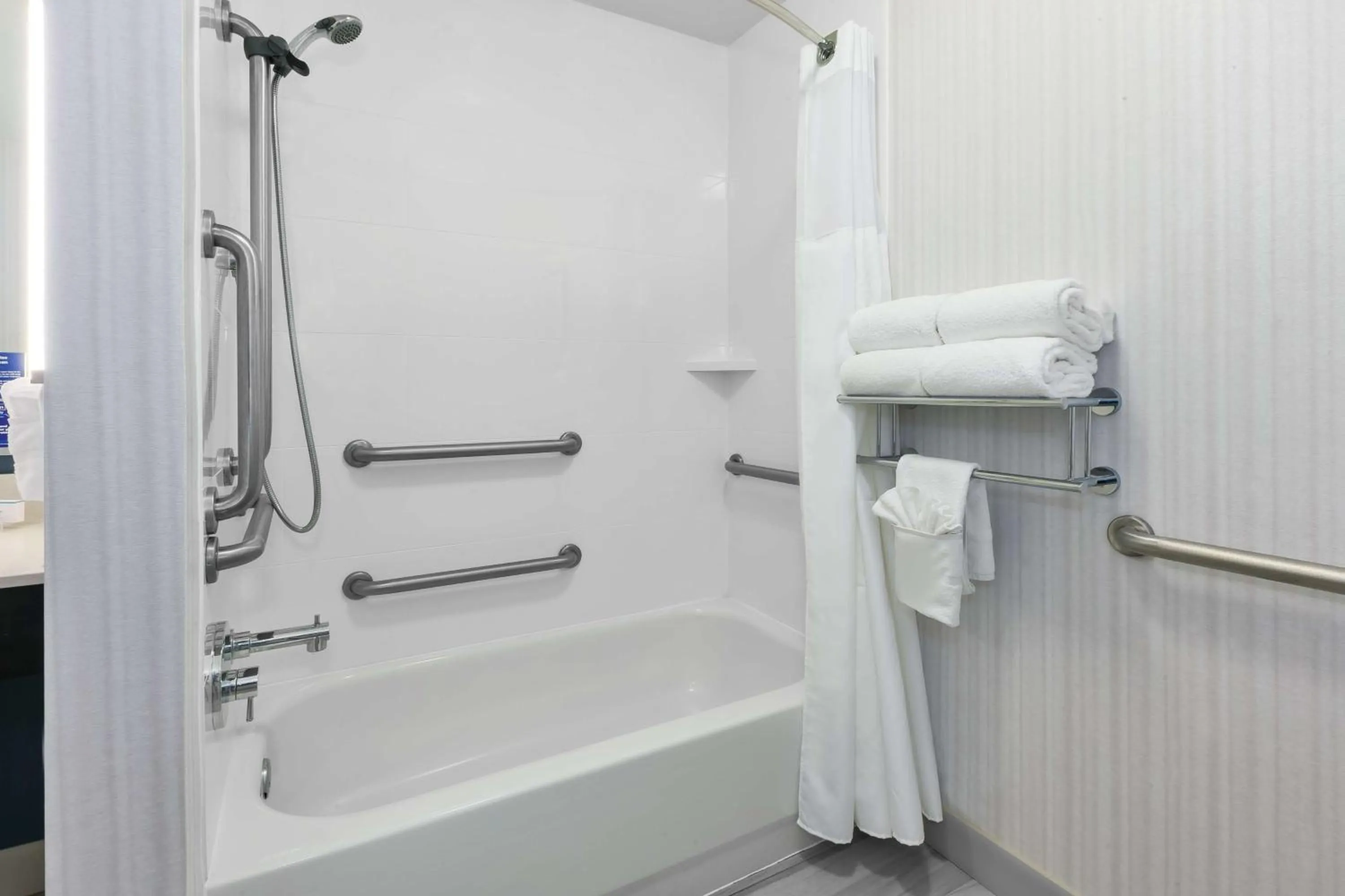 Bathroom in Hilton Garden Inn Minneapolis Maple Grove