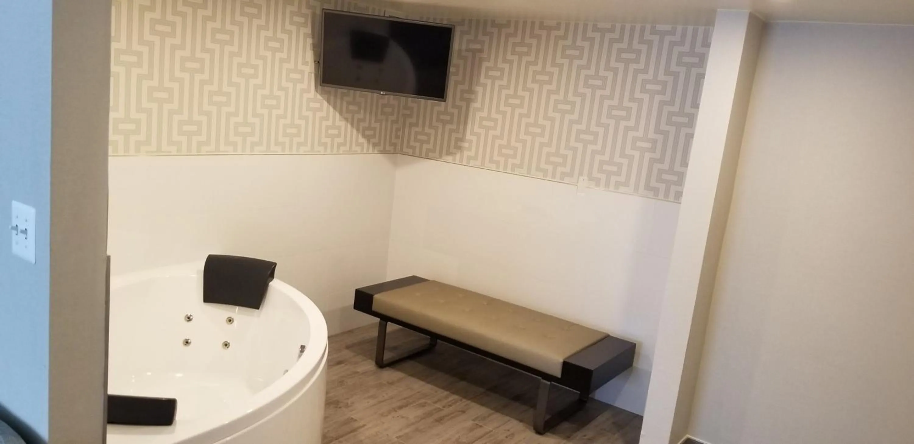 Photo of the whole room in Holiday Inn Washington-College Pk I-95