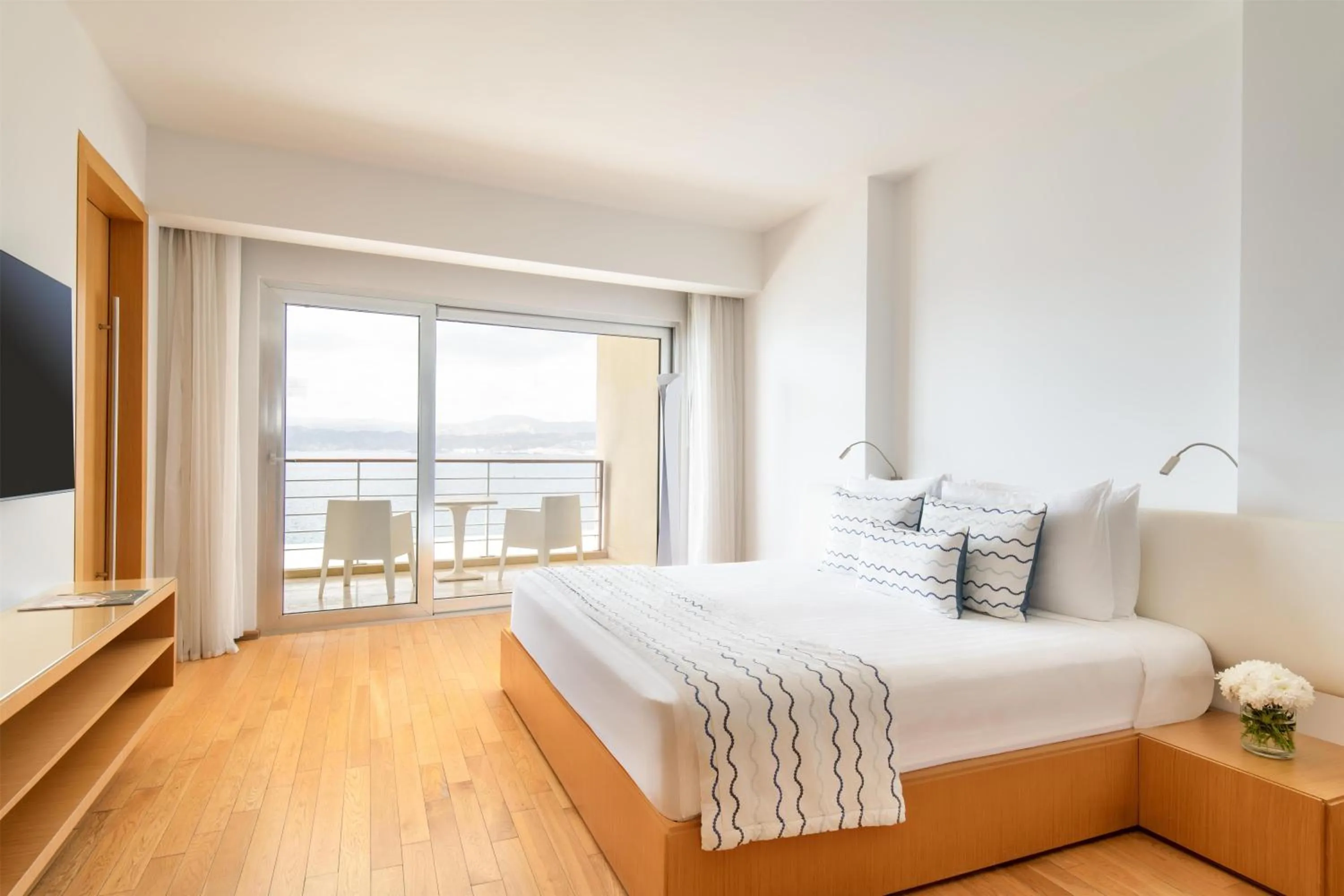 Photo of the whole room, Bed in Kempinski Hotel Aqaba