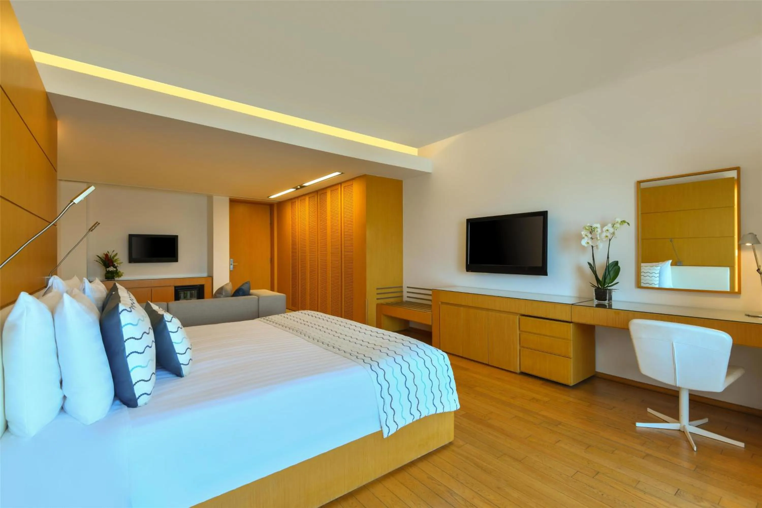 Photo of the whole room, Bed in Kempinski Hotel Aqaba