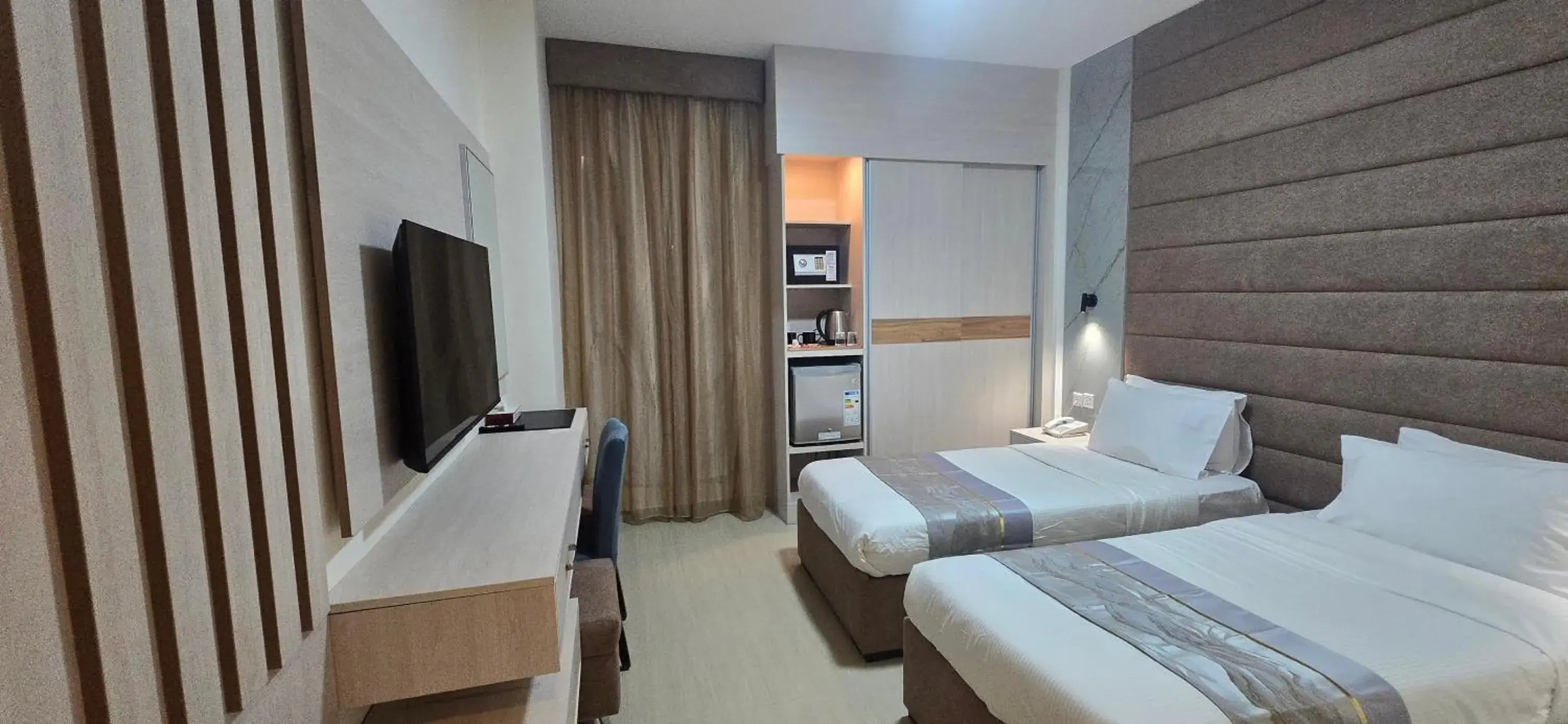 Twin Room in La Maison Hotel Twin Room in La Maison Hotel