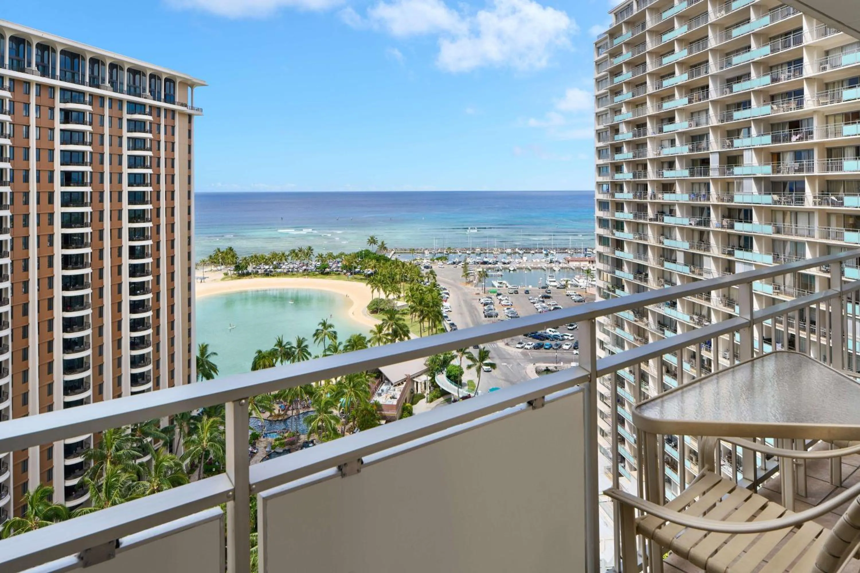 Bedroom in Ilikai Lite