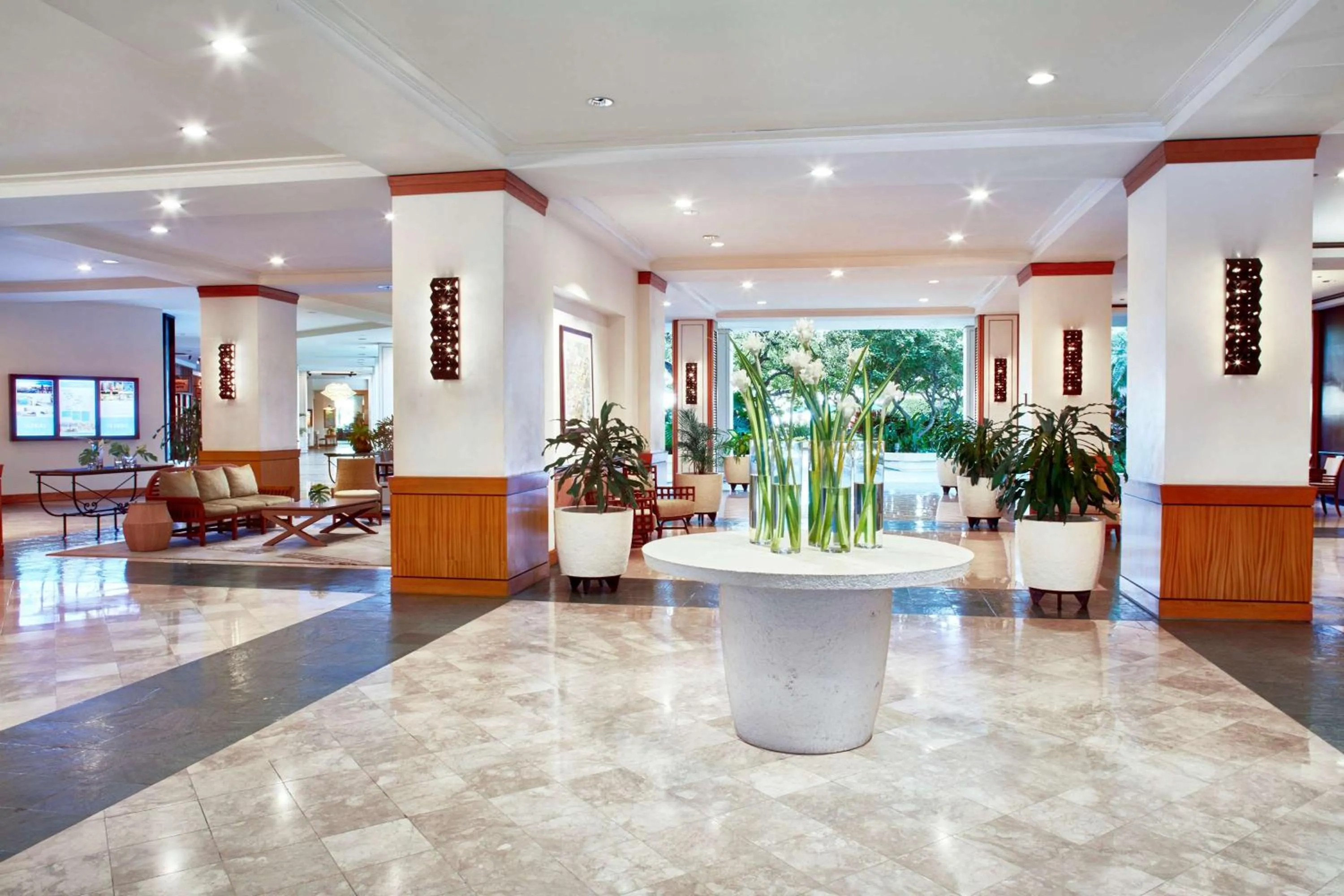 Lobby or reception in Ilikai Lite