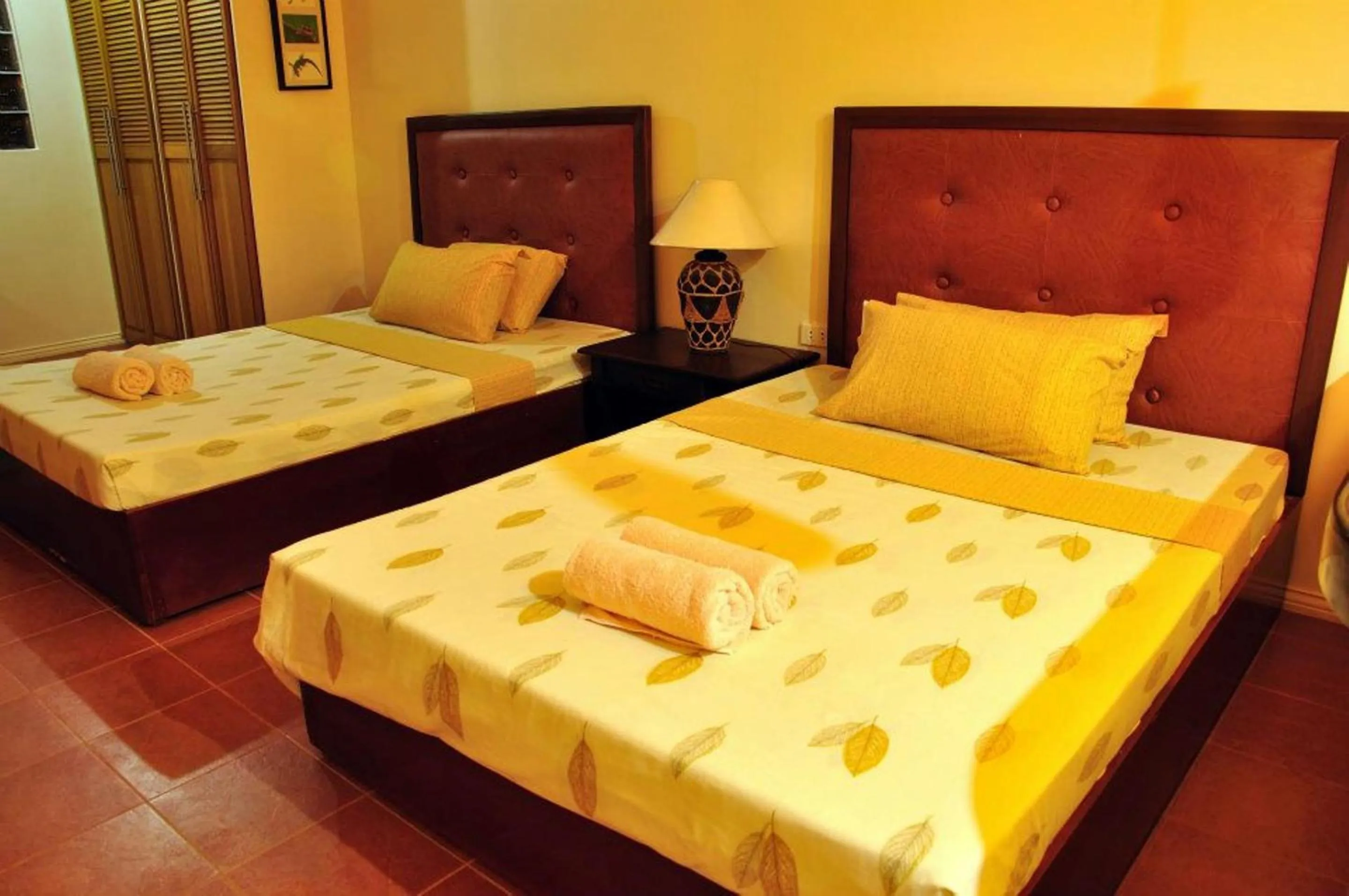 Bedroom, Bed in Happy Ripples Beach Resort