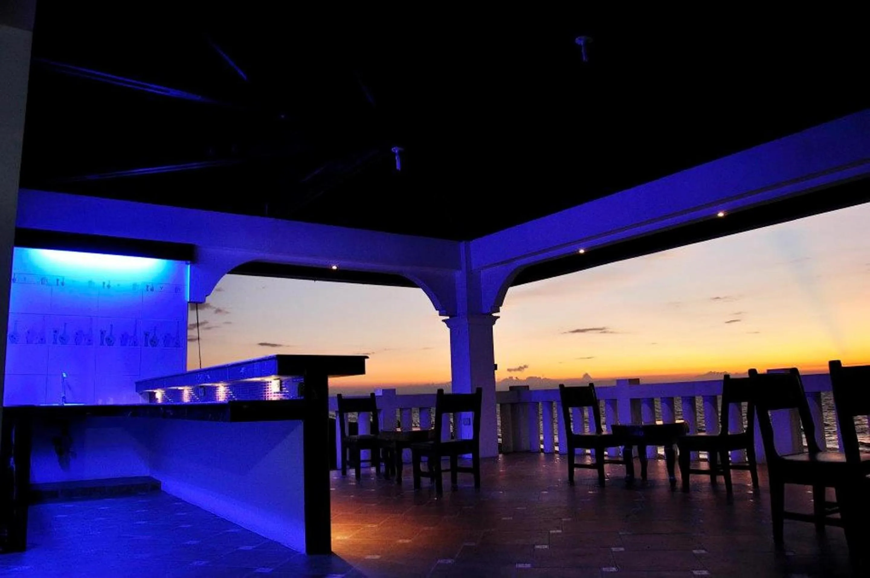 Lounge or bar in Happy Ripples Beach Resort