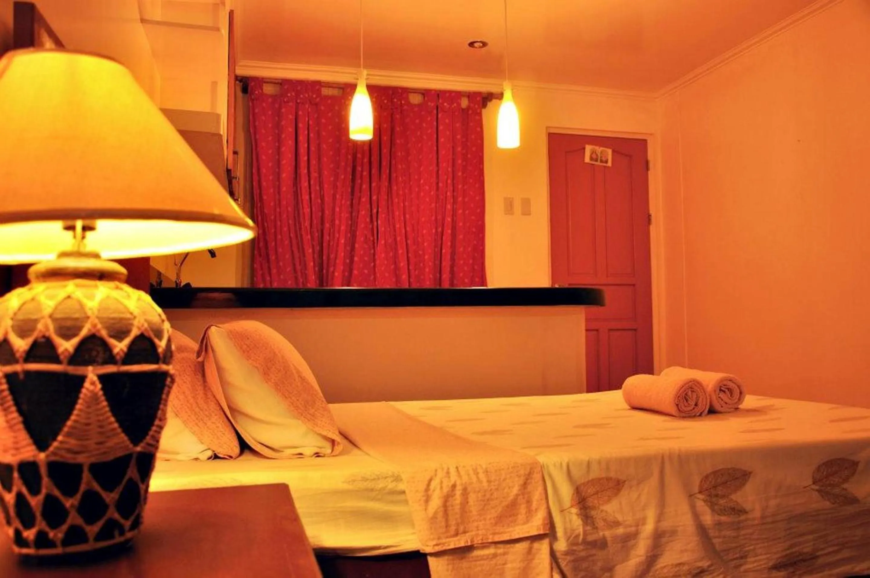 Bedroom, Bed in Happy Ripples Beach Resort