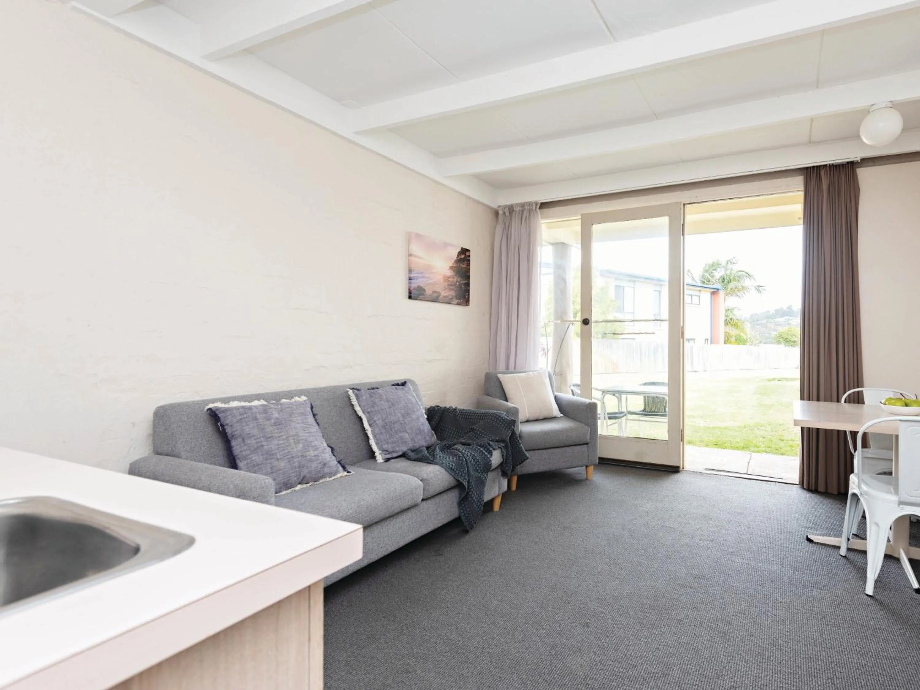 Superior Queen Motel Room in Tween Waters Merimbula