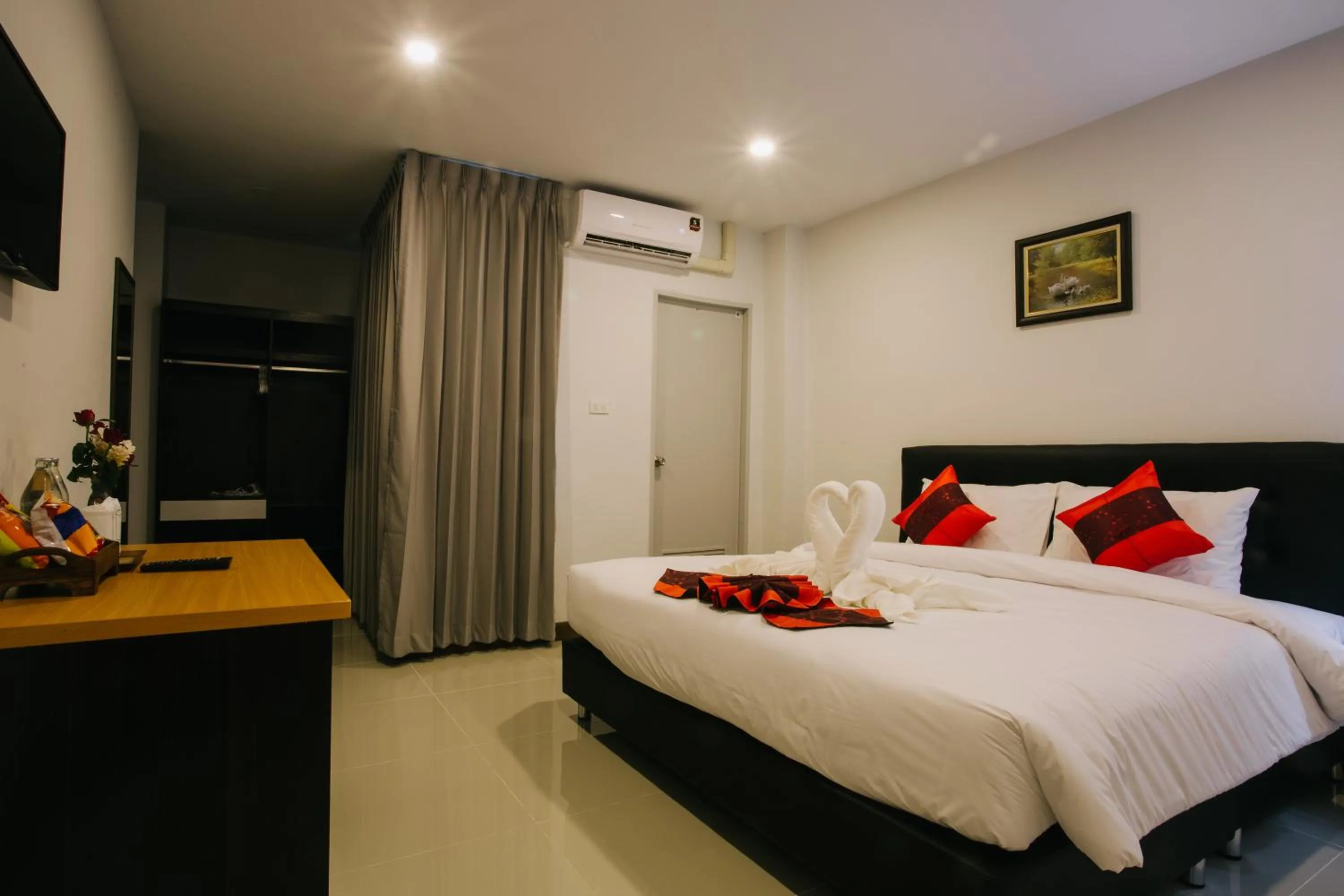 Photo of the whole room, Room Photo in Noble Tarntong Boutique Hotel (SHA Extra Plus)