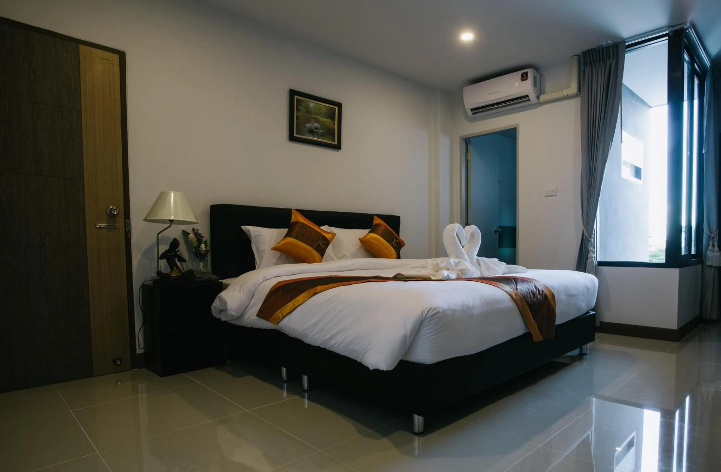 Photo of the whole room, Room Photo in Noble Tarntong Boutique Hotel (SHA Extra Plus)