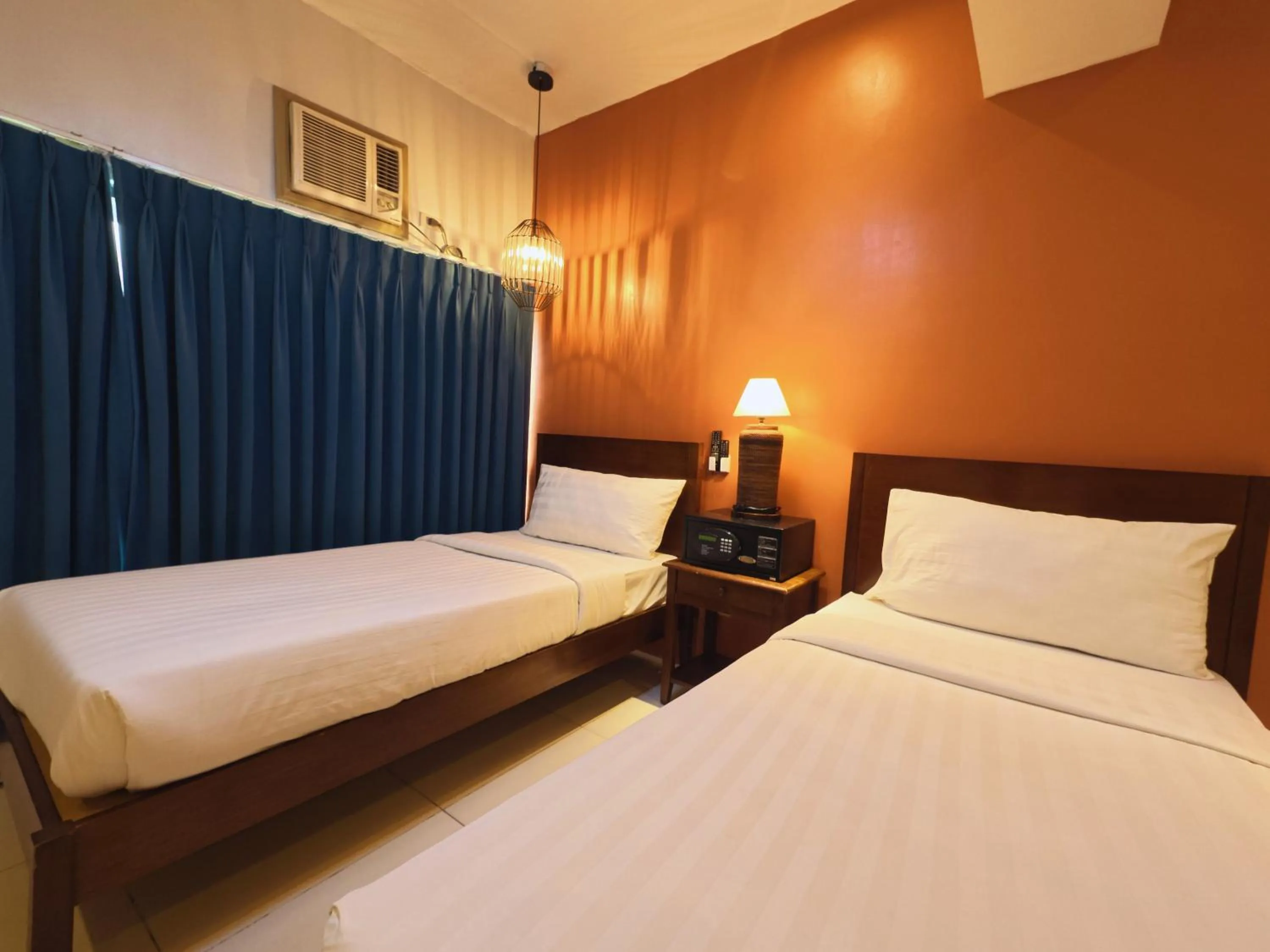 Bedroom, Bed in Pacific Park Hotel