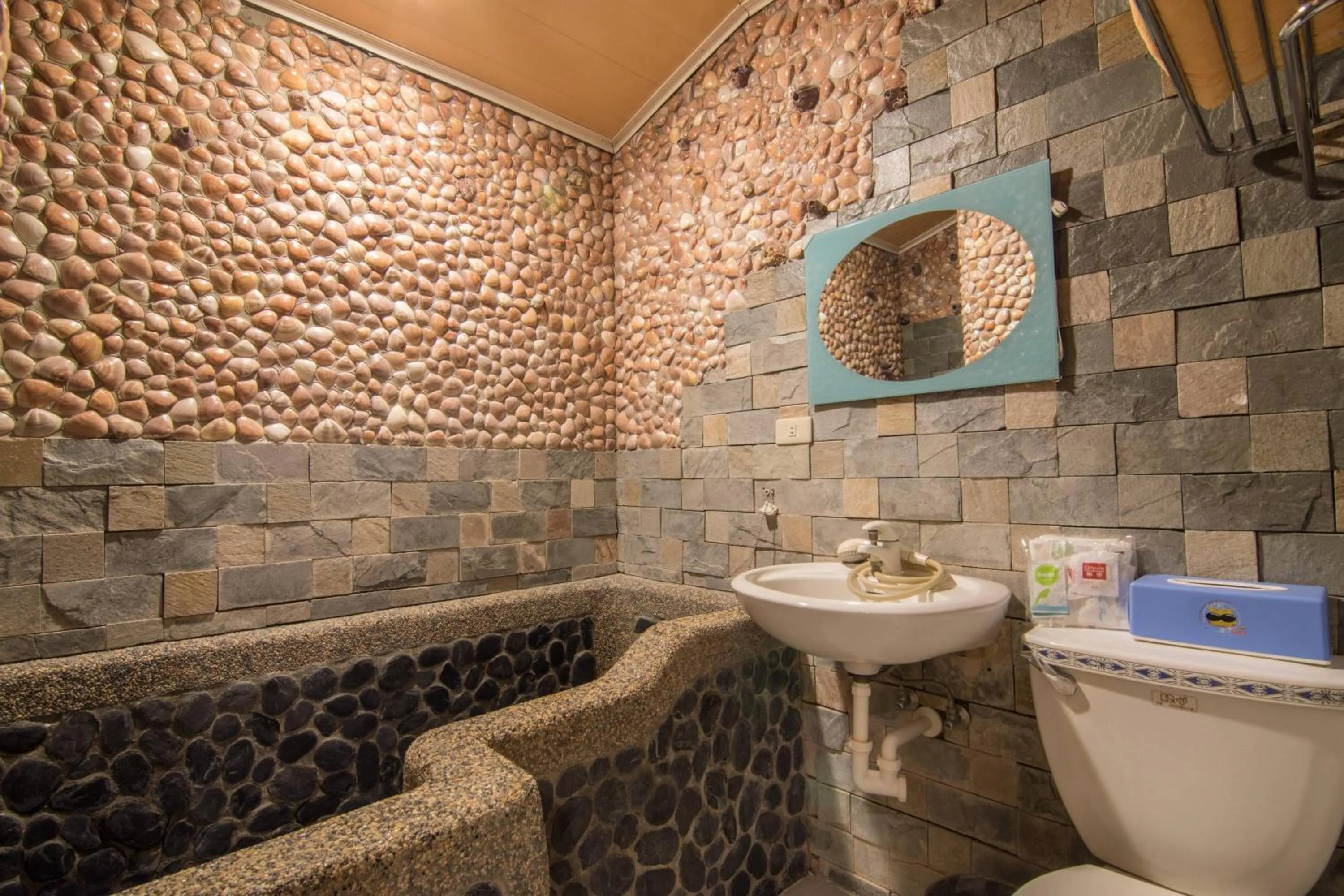 Photo of the whole room in Shankou Hotspring Hotel