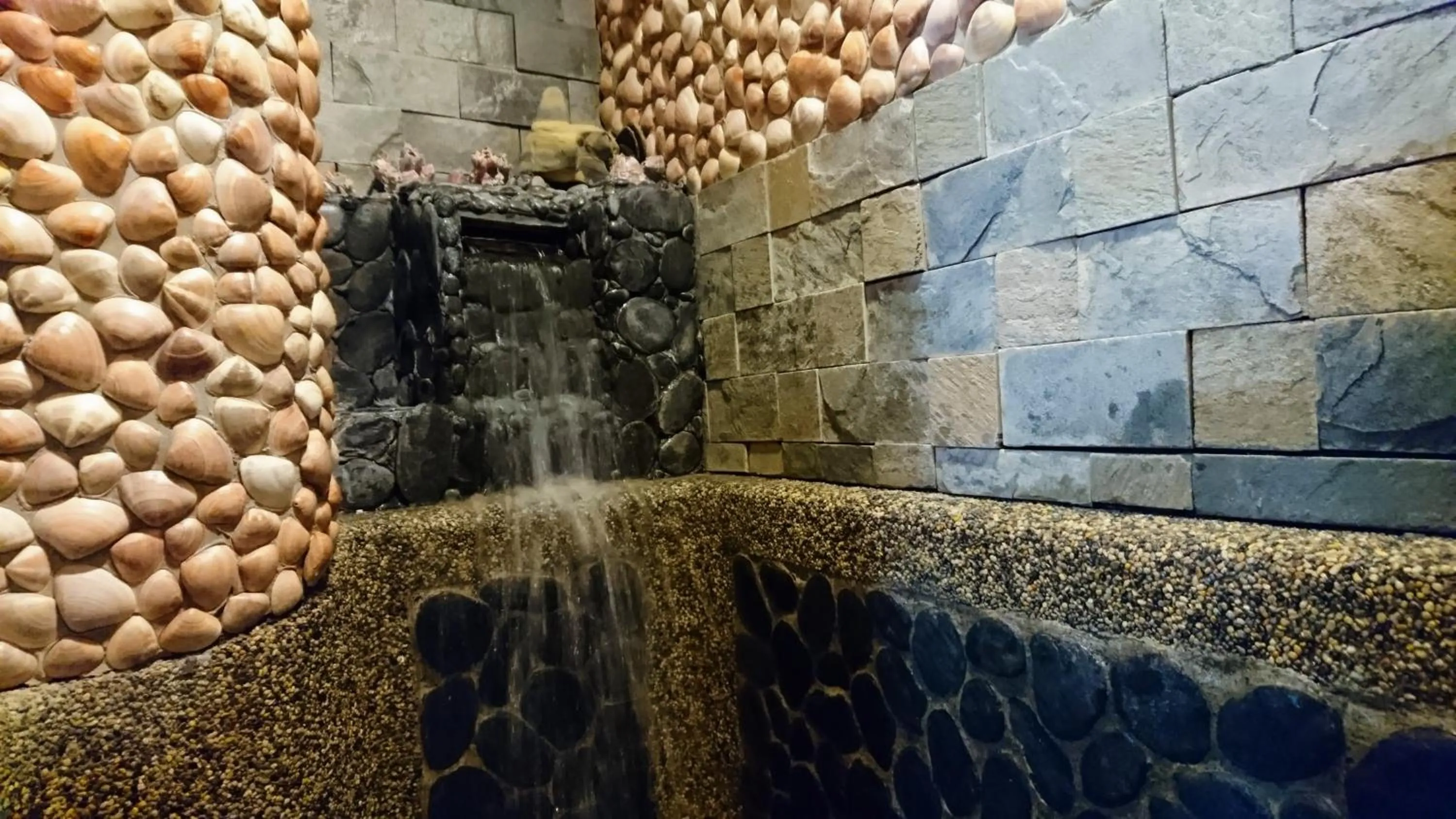 Bathroom in Shankou Hotspring Hotel