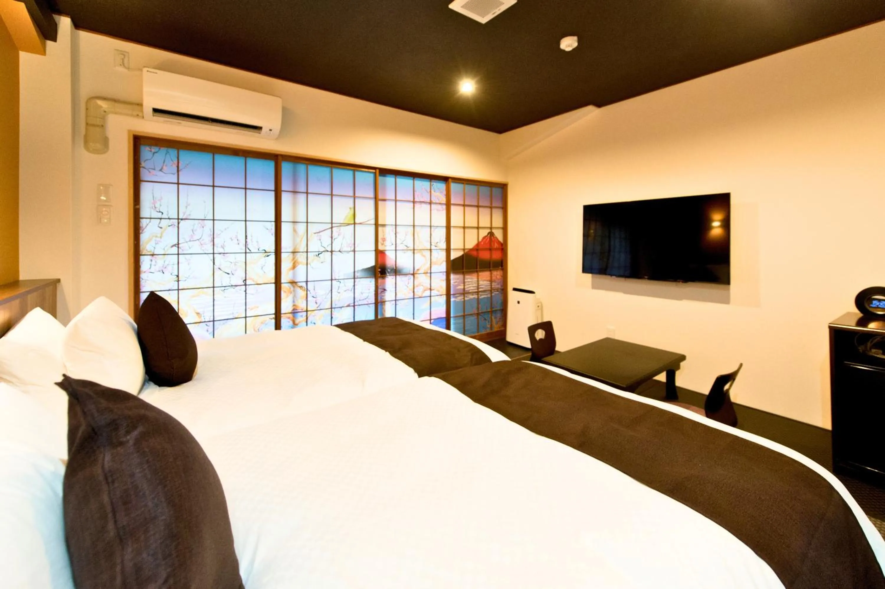 Bedroom, Bed in LiVEMAX RESORT Hakone Sengokuhara