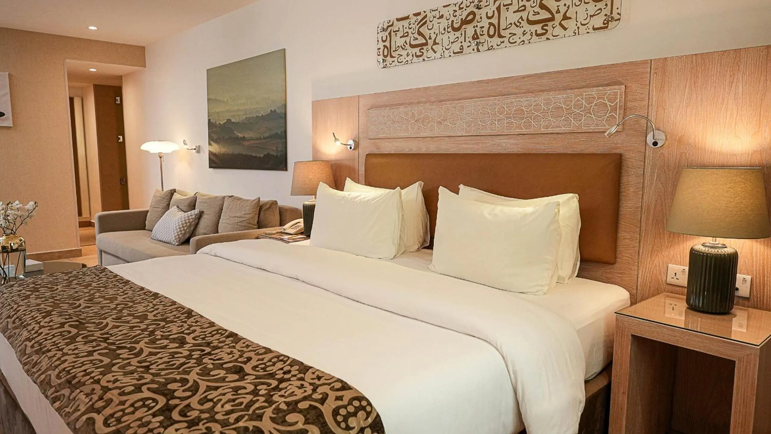 Bedroom, Bed in Toledo Amman Hotel