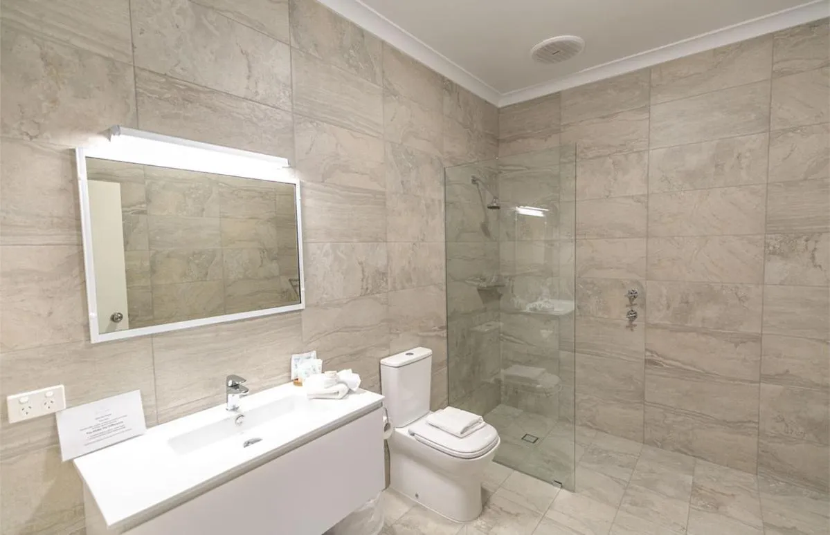 Bathroom in Esplanade Hotel Busselton