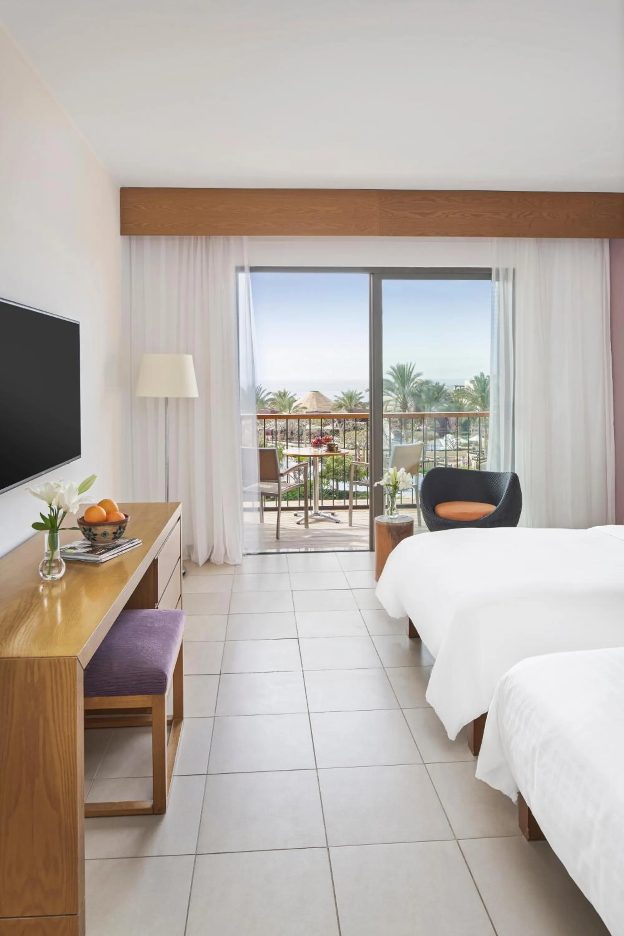 View (from property/room), Bed in Mövenpick Resort & Spa Tala Bay Aqaba