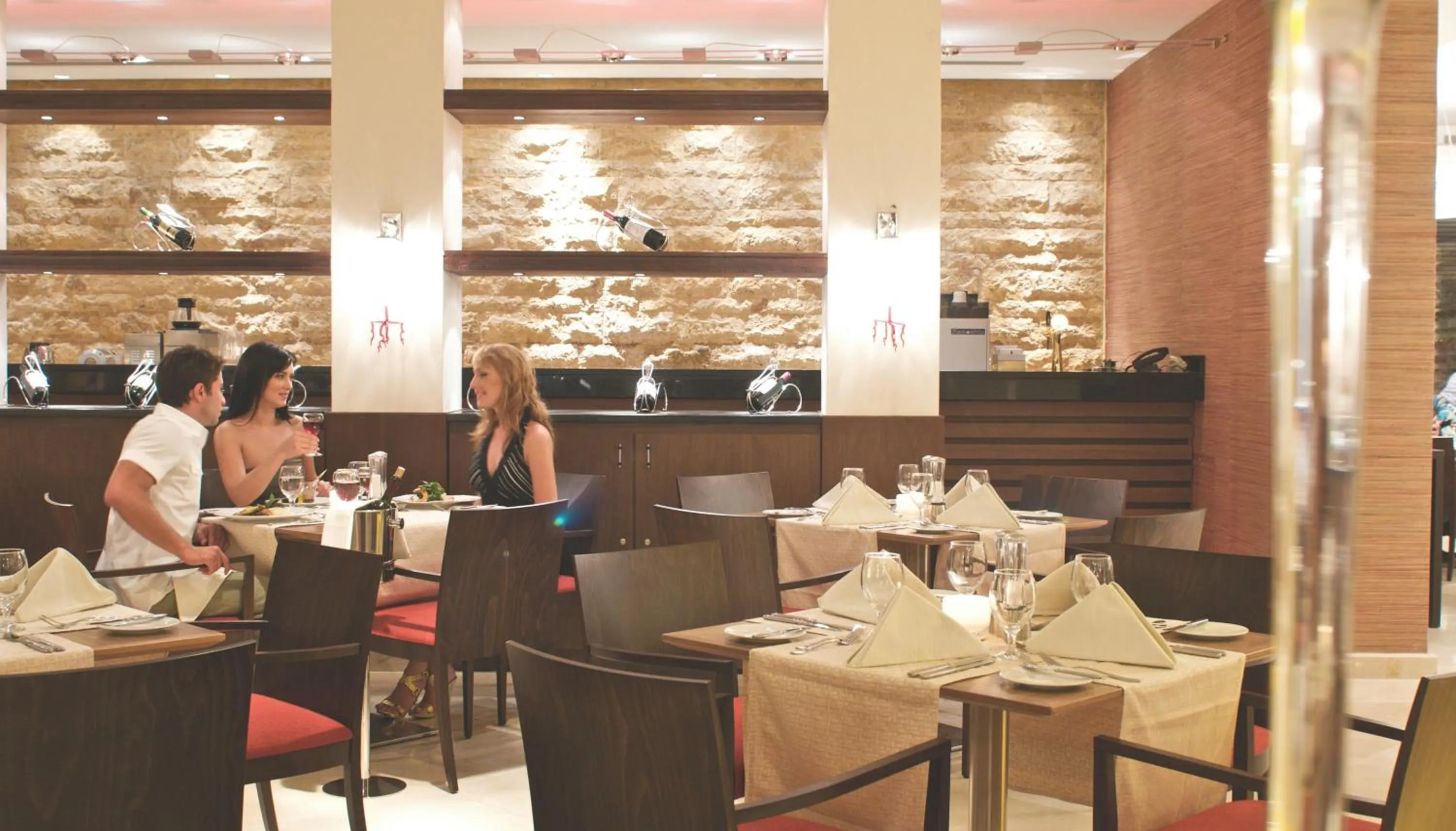 Restaurant/places to eat in Mövenpick Resort & Spa Tala Bay Aqaba