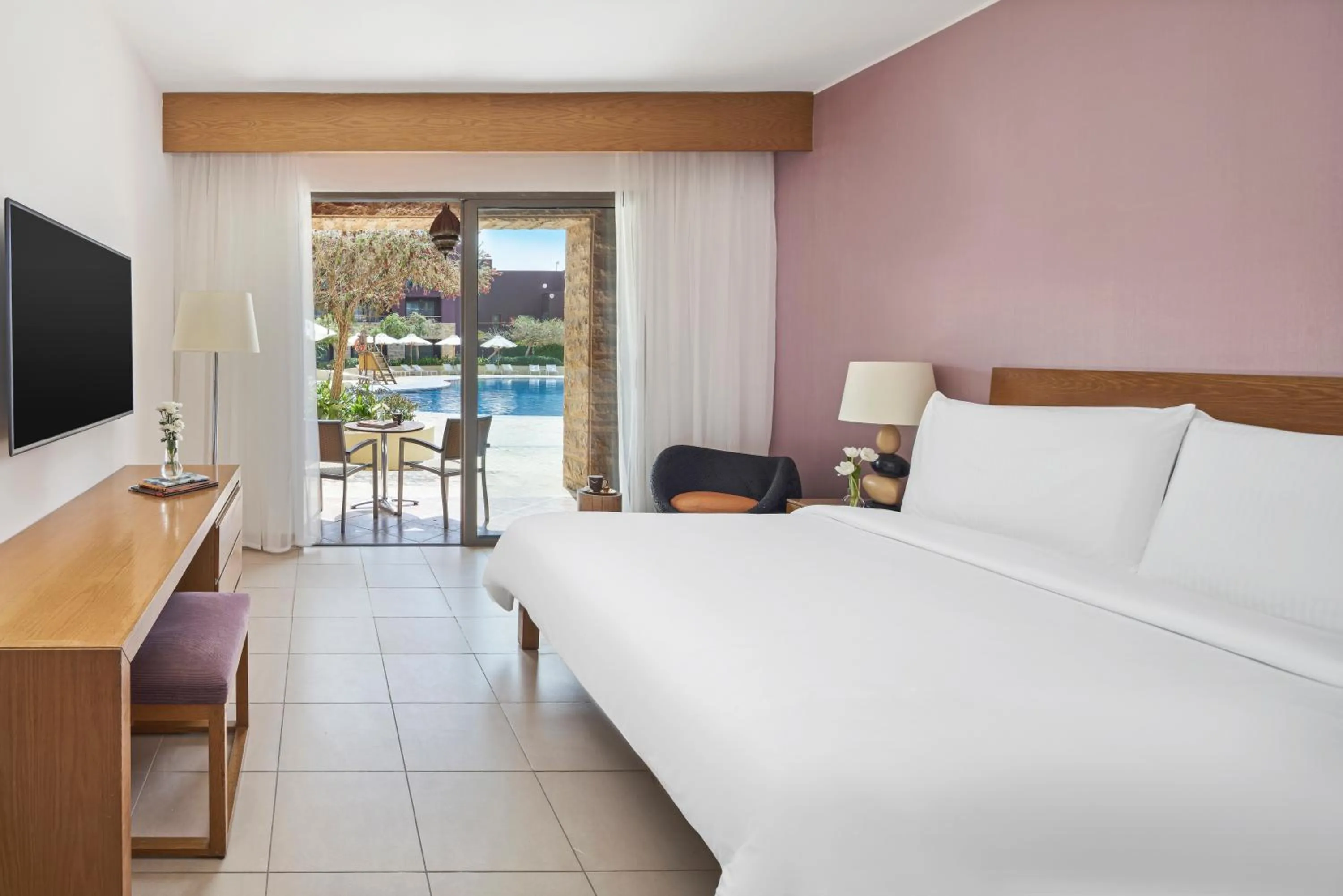 View (from property/room), Bed in Mövenpick Resort & Spa Tala Bay Aqaba