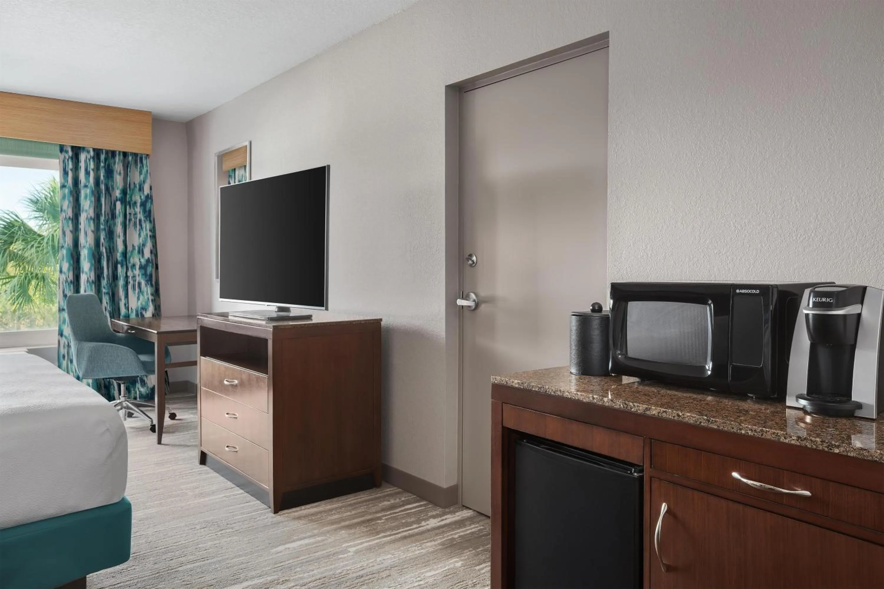 Bedroom, Bed in Hilton Garden Inn Tampa North