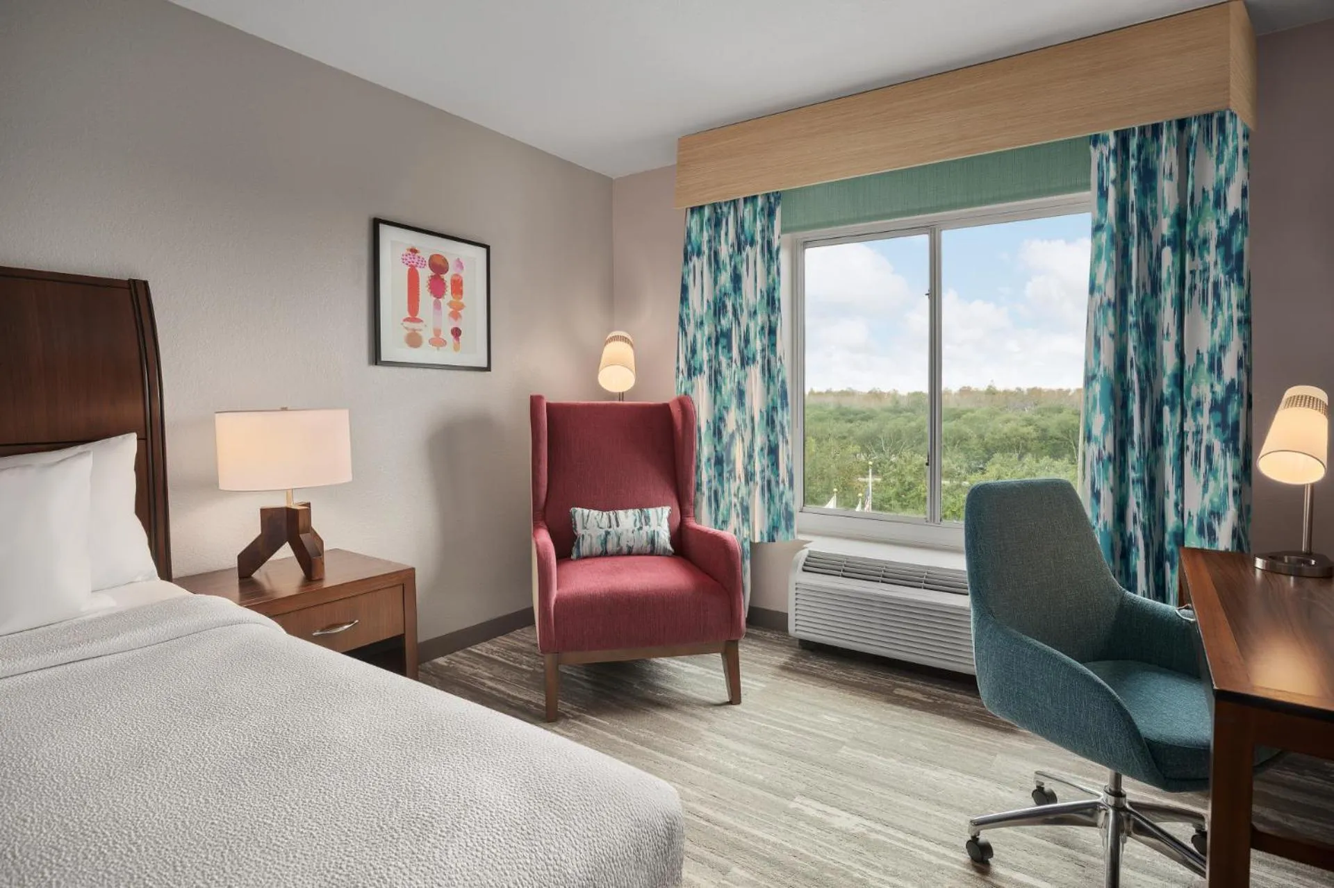 Bedroom, Bed in Hilton Garden Inn Tampa North