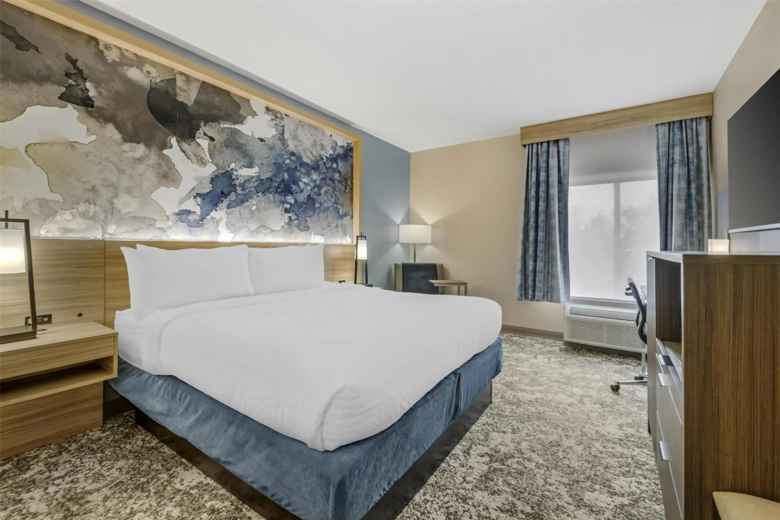 King Room with Bath Tub - Mobility Accessible/Non-Smoking in Best Western Plus Sanford Airport/Lake Mary Hotel King Room with Bath Tub - Mobility Accessible/Non-Smoking in Best Western Plus Sanford Airport/Lake Mary Hotel