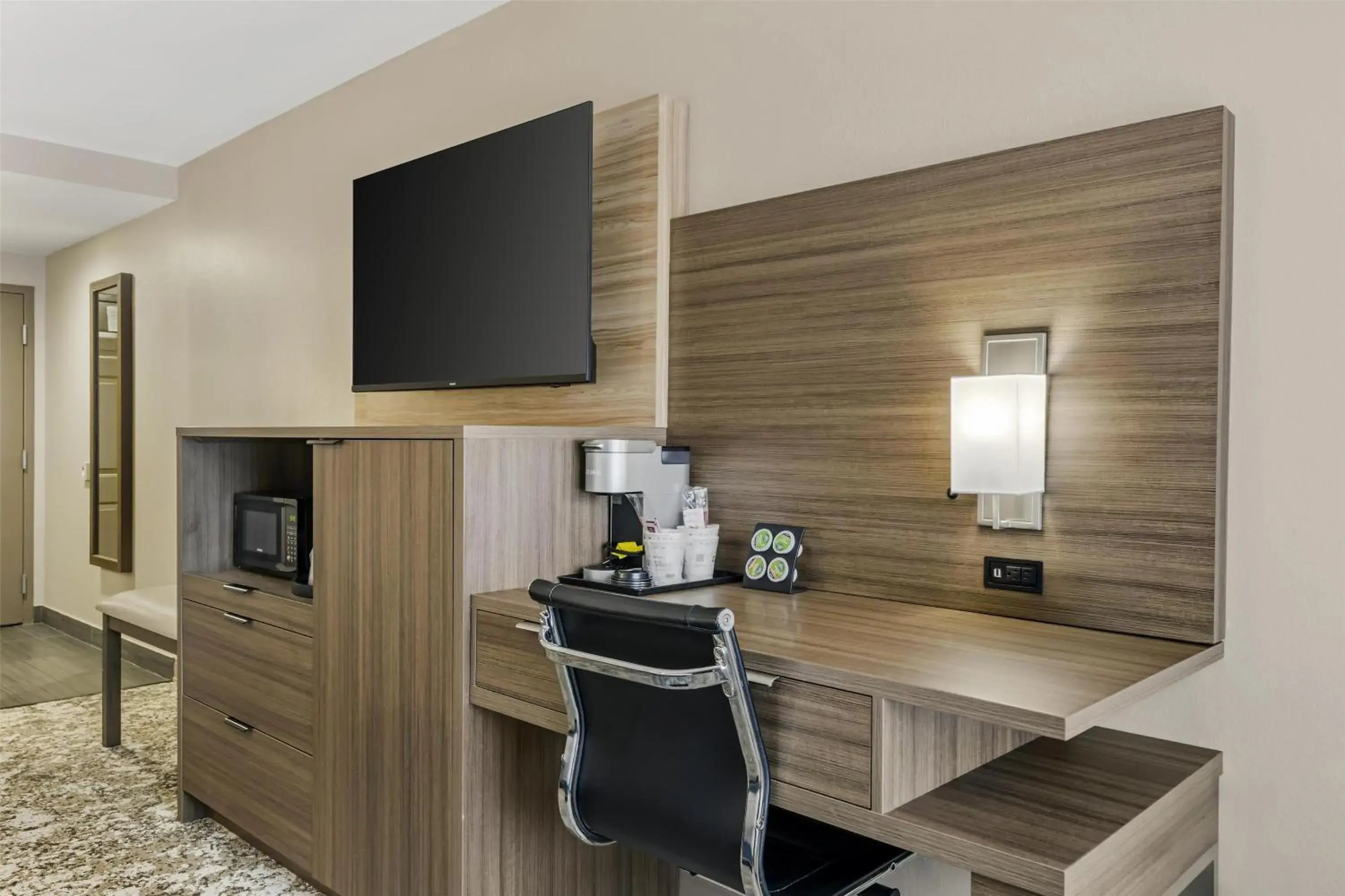 Queen Room with Two Queen Beds in Best Western Plus Sanford Airport/Lake Mary Hotel Queen Room with Two Queen Beds in Best Western Plus Sanford Airport/Lake Mary Hotel