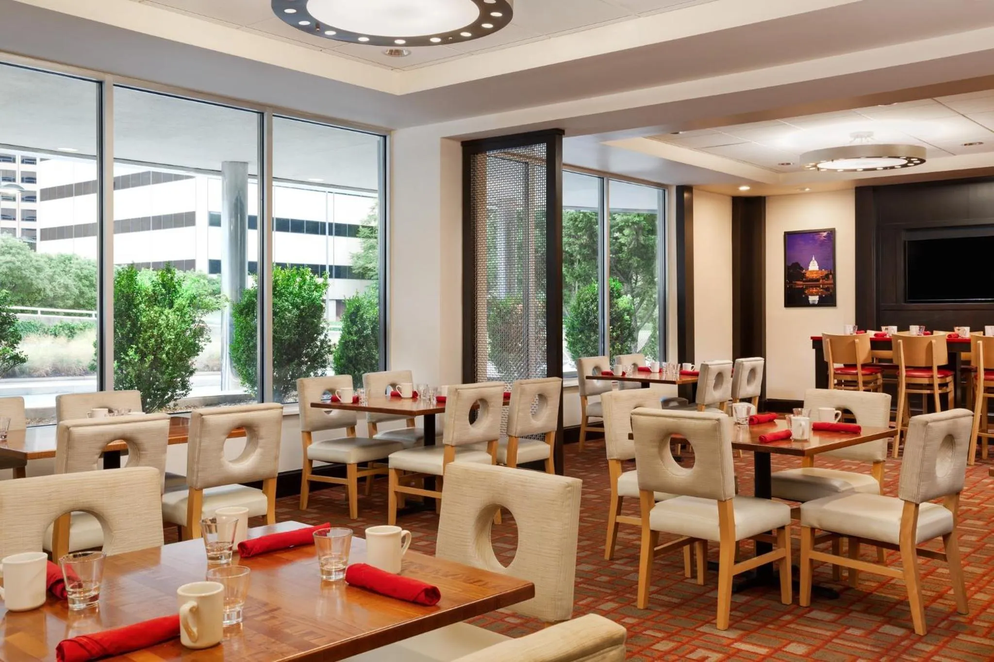 Restaurant/places to eat in Holiday Inn National Airport/Crystal City by IHG
