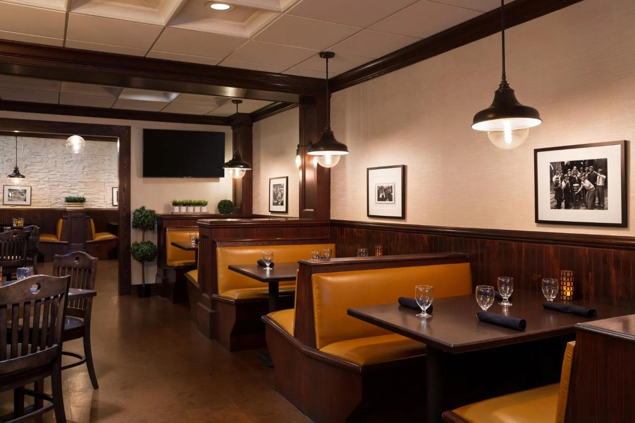 Restaurant/places to eat in Holiday Inn National Airport/Crystal City by IHG