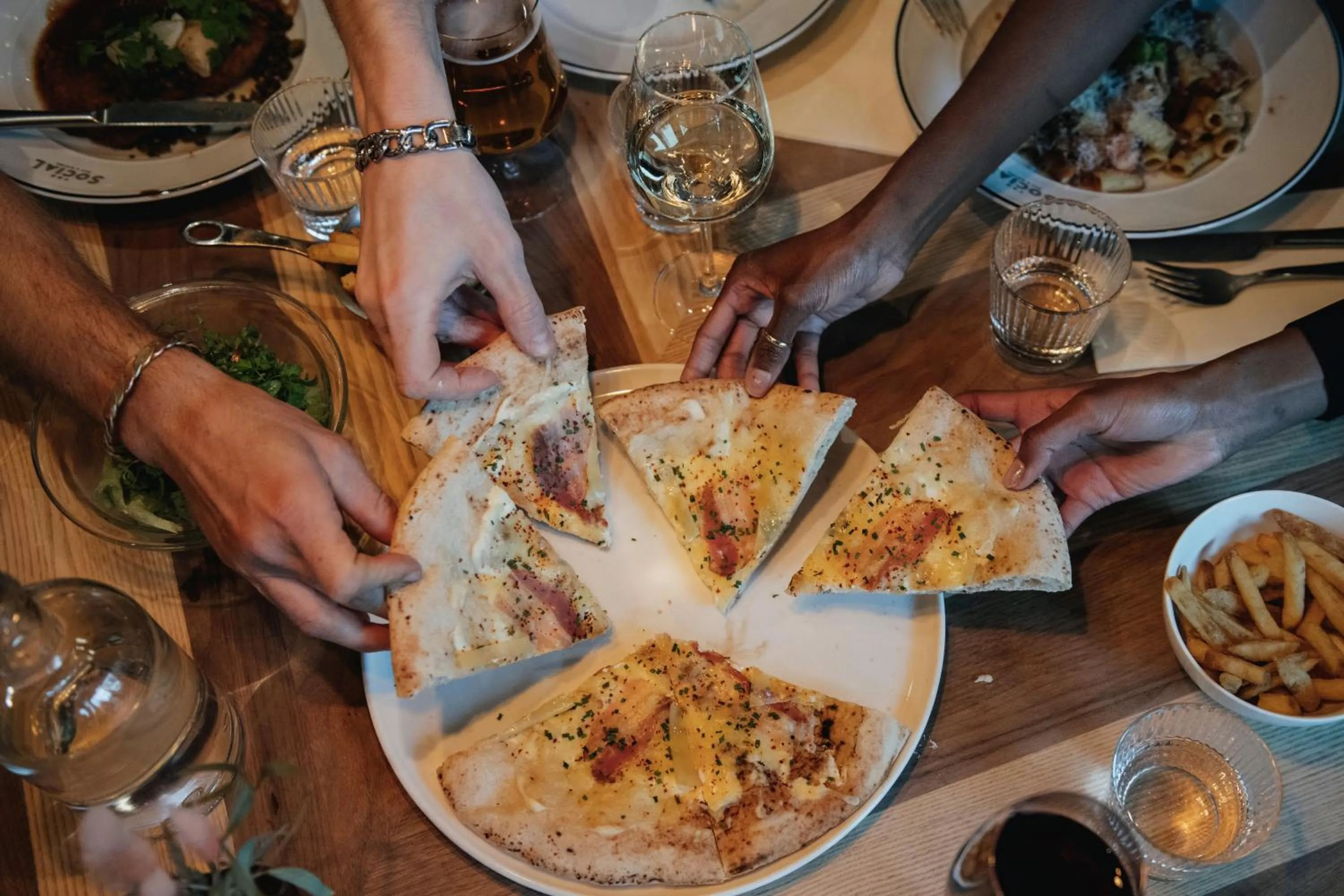 Restaurant/places to eat in Clarion Hotel Gillet