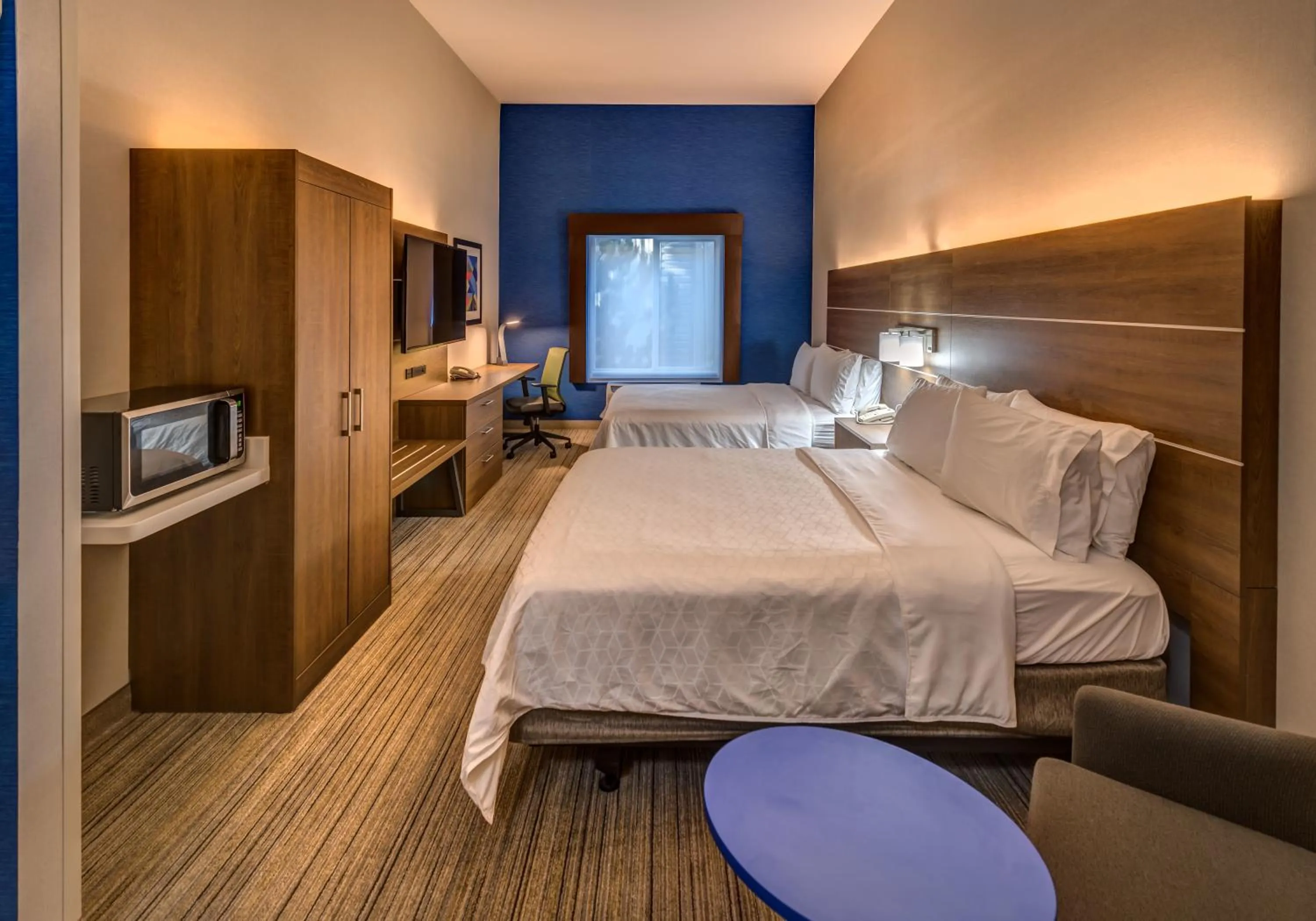 Photo of the whole room, Bed in Holiday Inn Express Reno Airport by IHG