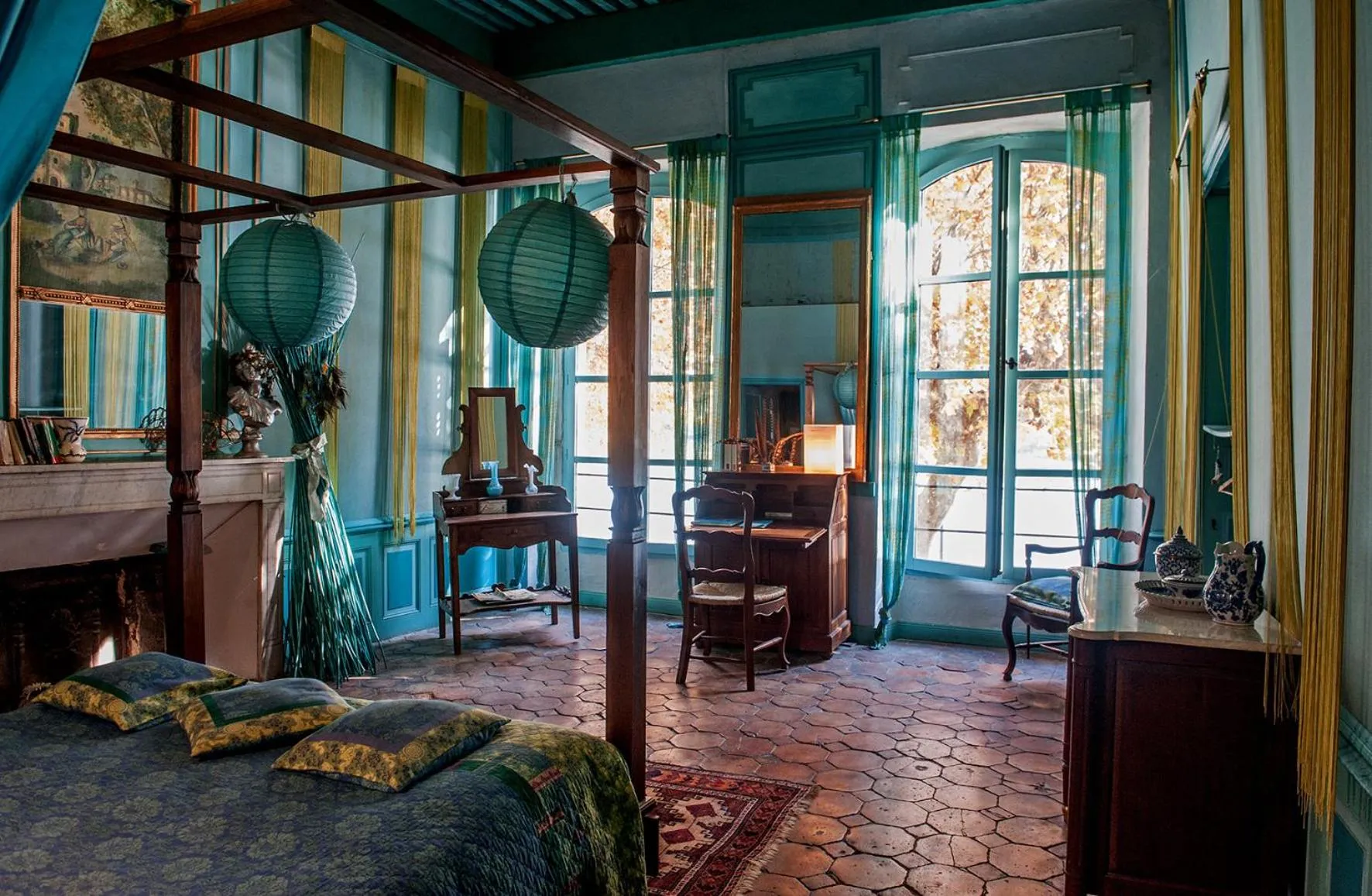 Photo of the whole room, Bed in Demeure de Digoine "Chambre d'Hotes"