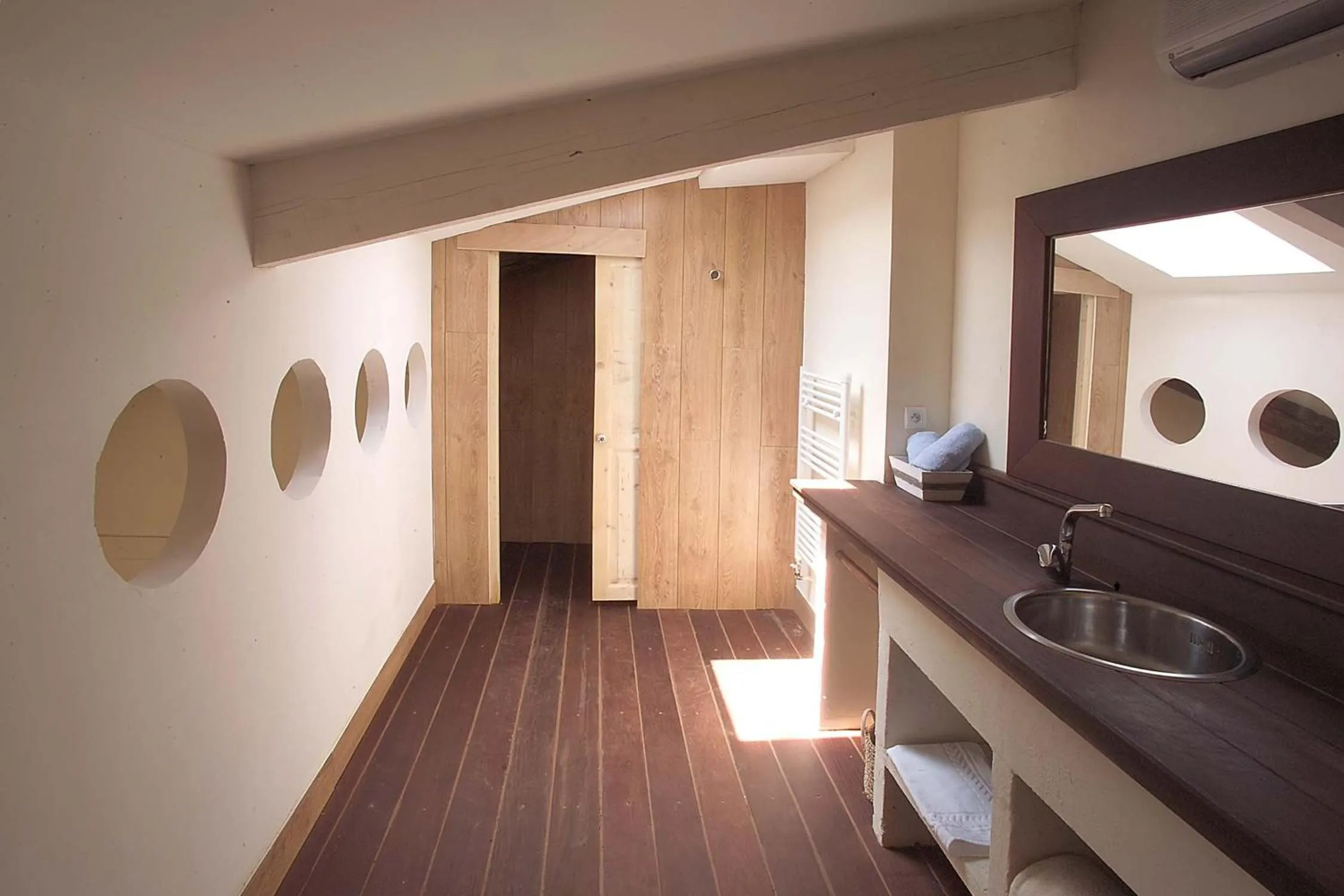 Bathroom in Demeure de Digoine "Chambre d'Hotes"