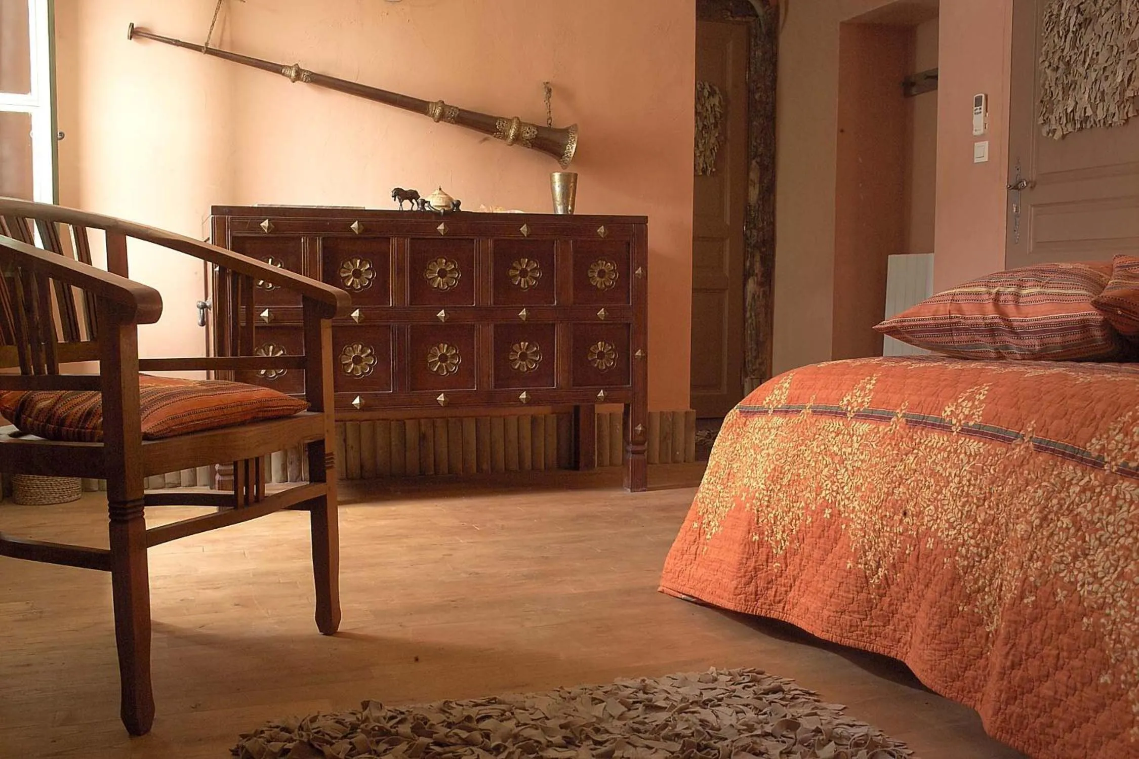 Photo of the whole room, Bed in Demeure de Digoine "Chambre d'Hotes"