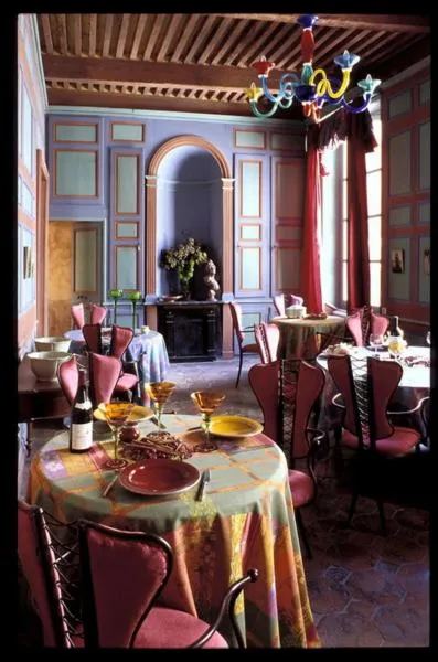 Restaurant/places to eat in Demeure de Digoine "Chambre d'Hotes"