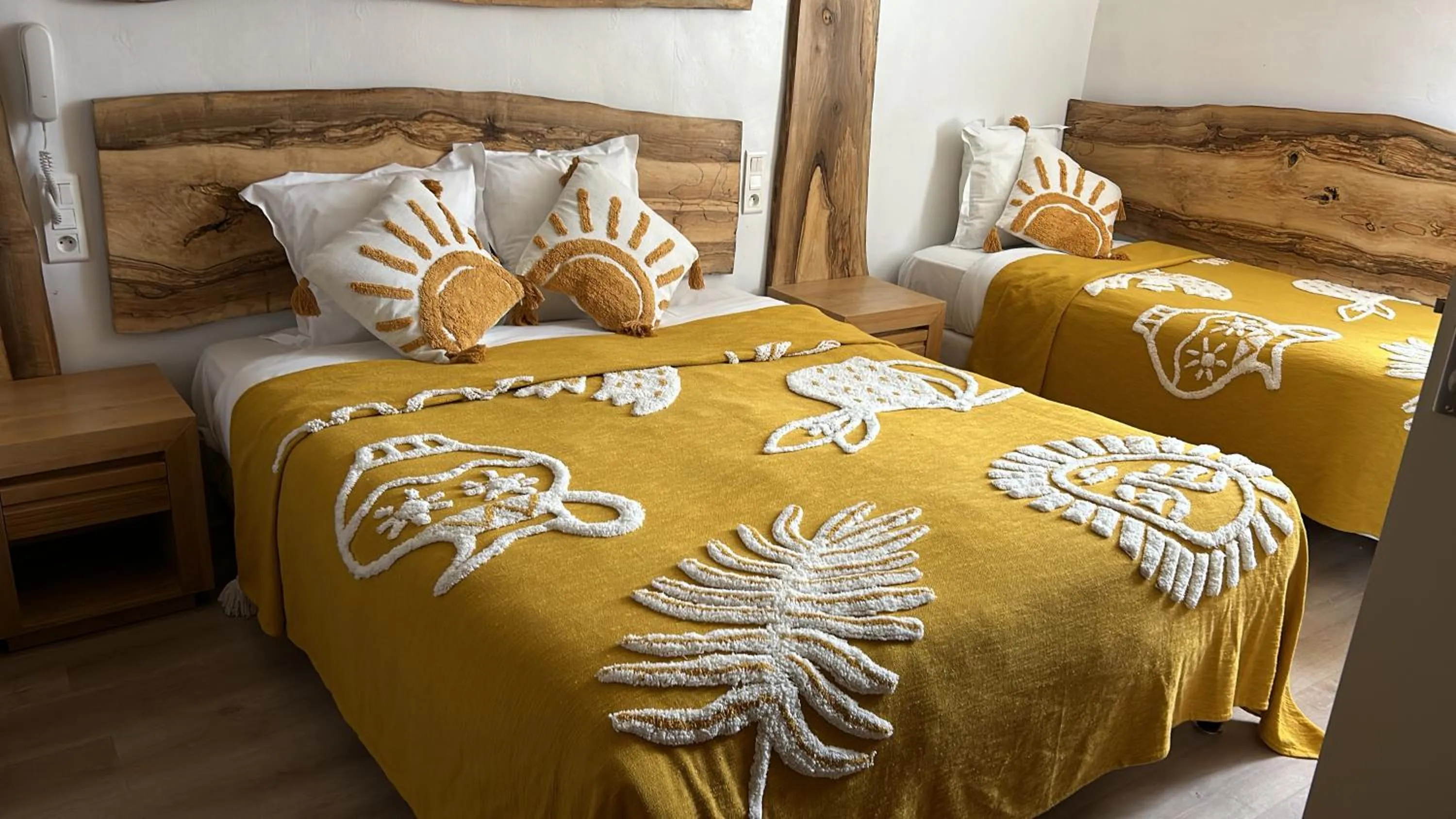 Bedroom, Bed in Au Soleil d'Or