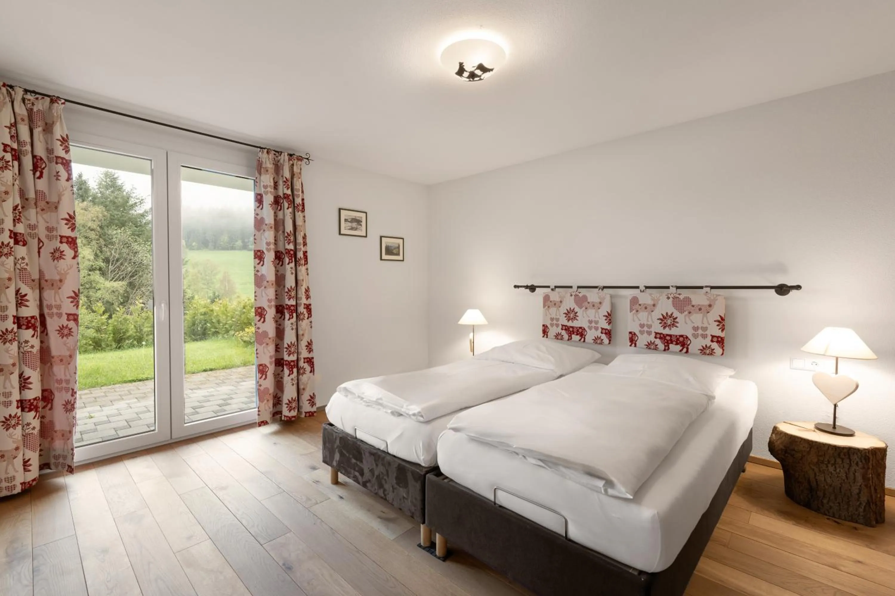 Bedroom, Bed in Hotel Schlehdorn