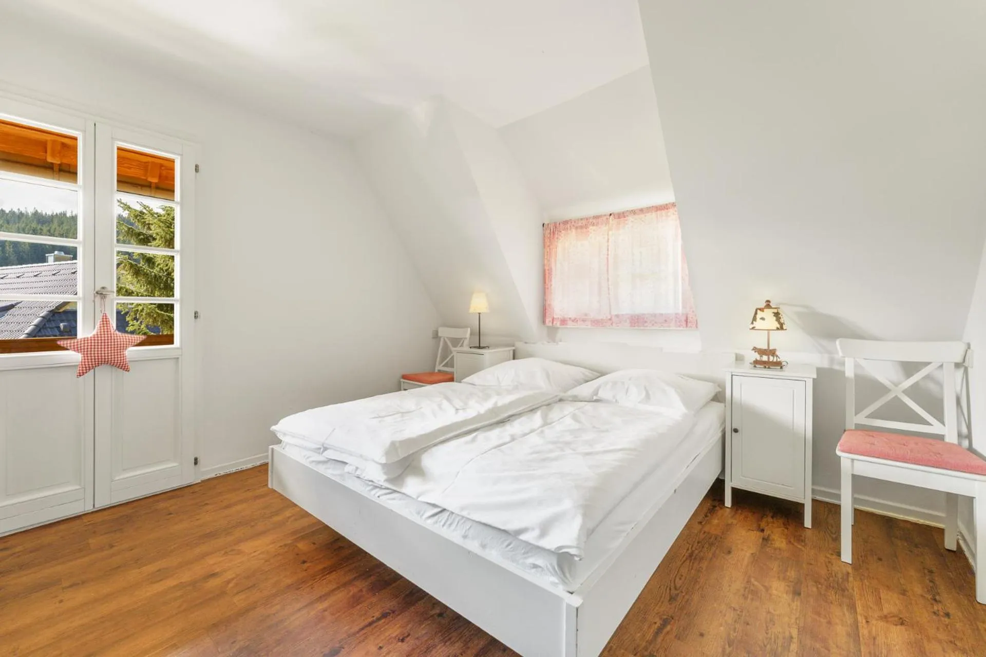 Bedroom, Bed in Hotel Schlehdorn