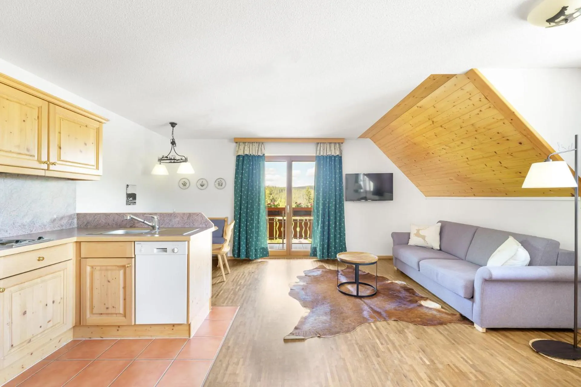 Kitchen or kitchenette in Hotel Schlehdorn