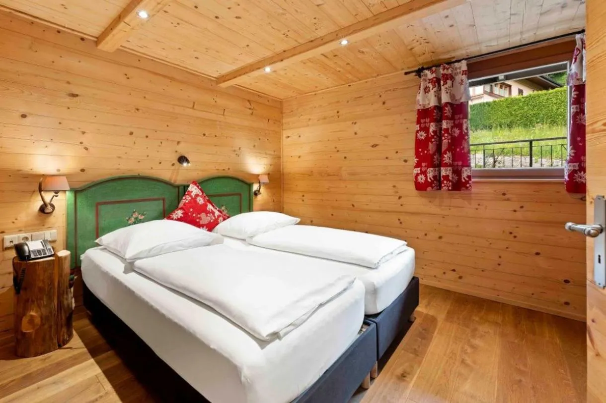 Bed in Hotel Schlehdorn