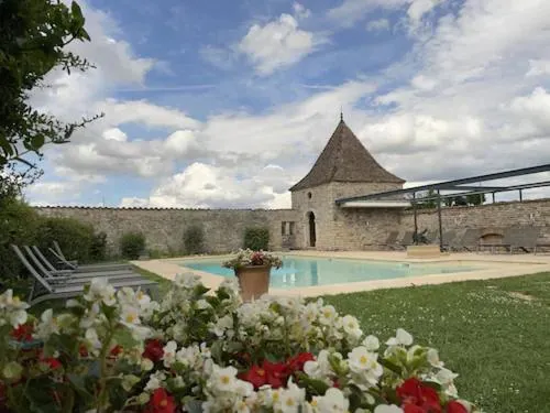 Spring in Hôtel-Restaurant le Château de Besseuil, Mâcon Nord - Teritoria